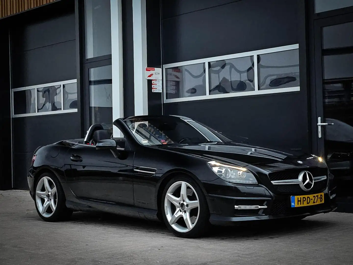 Mercedes-Benz SLK 200 AMG Pakket | LEDER | STOEL&NEKVERW. | BLUETOOTH | Schwarz - 2