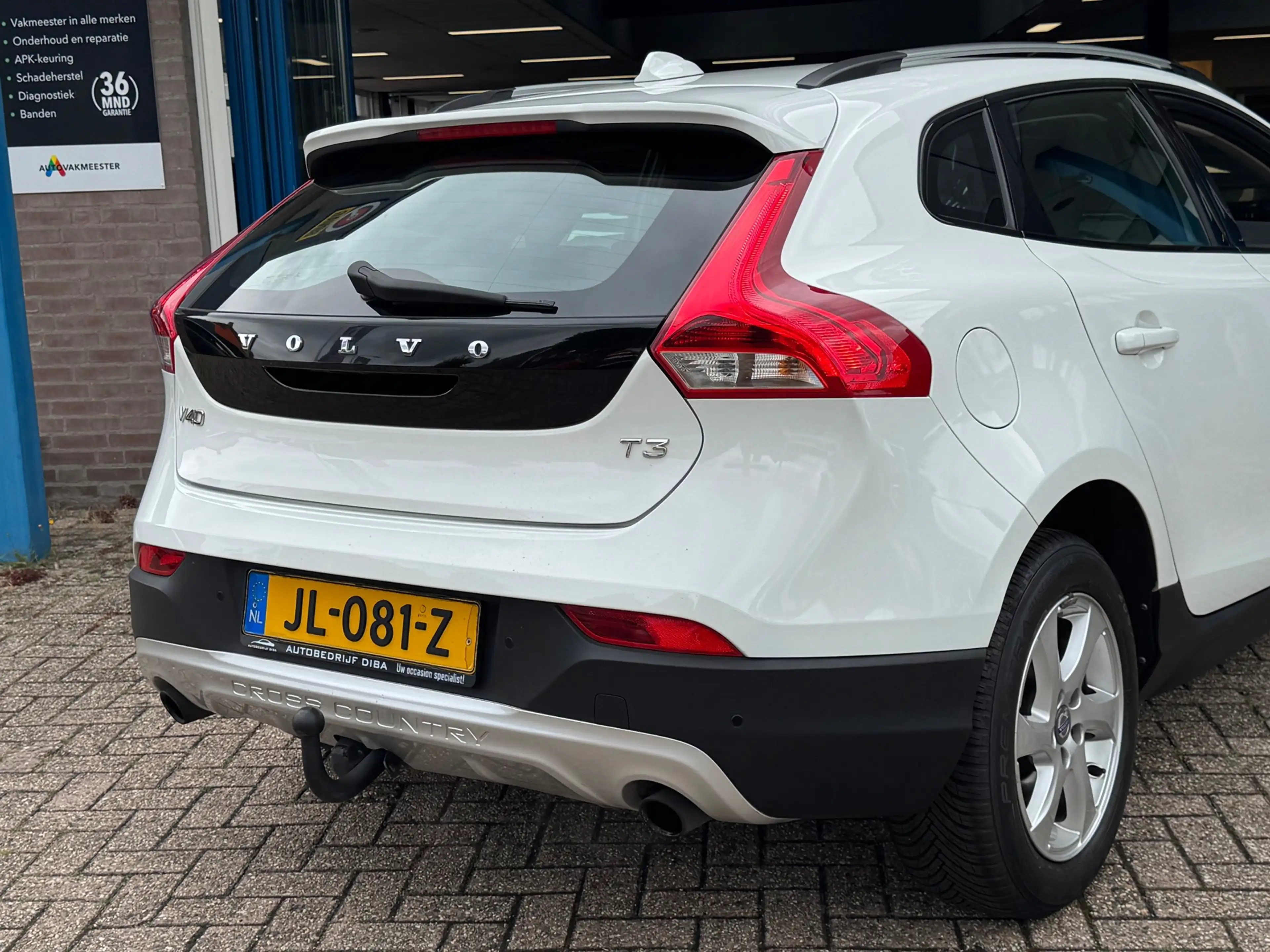 Volvo V40 Cross Country 1.5 T3 Nordic+ 2016 AUT NAVI Trekh — photo 9