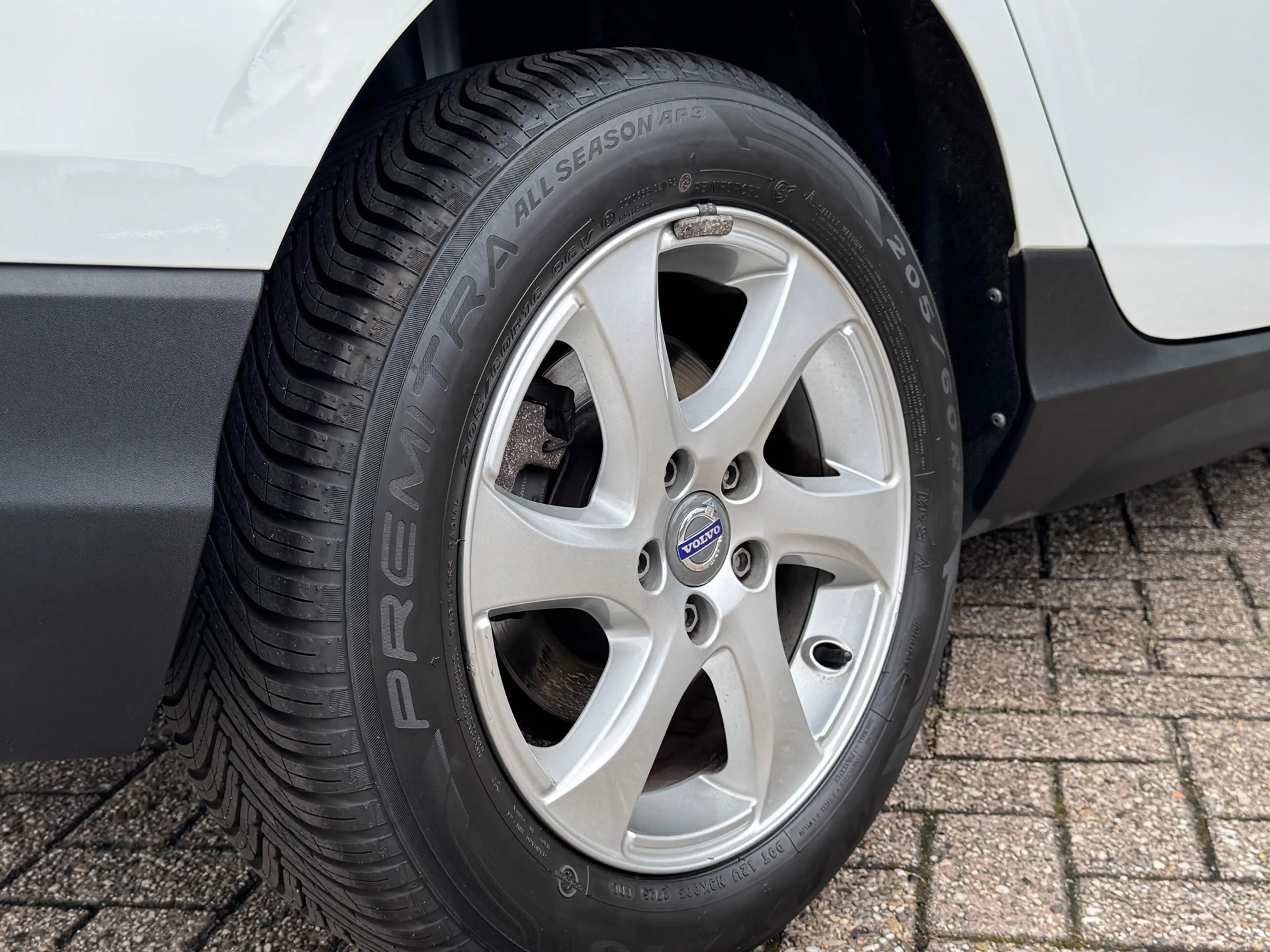Volvo V40 Cross Country 1.5 T3 Nordic+ 2016 AUT NAVI Trekh — photo 14