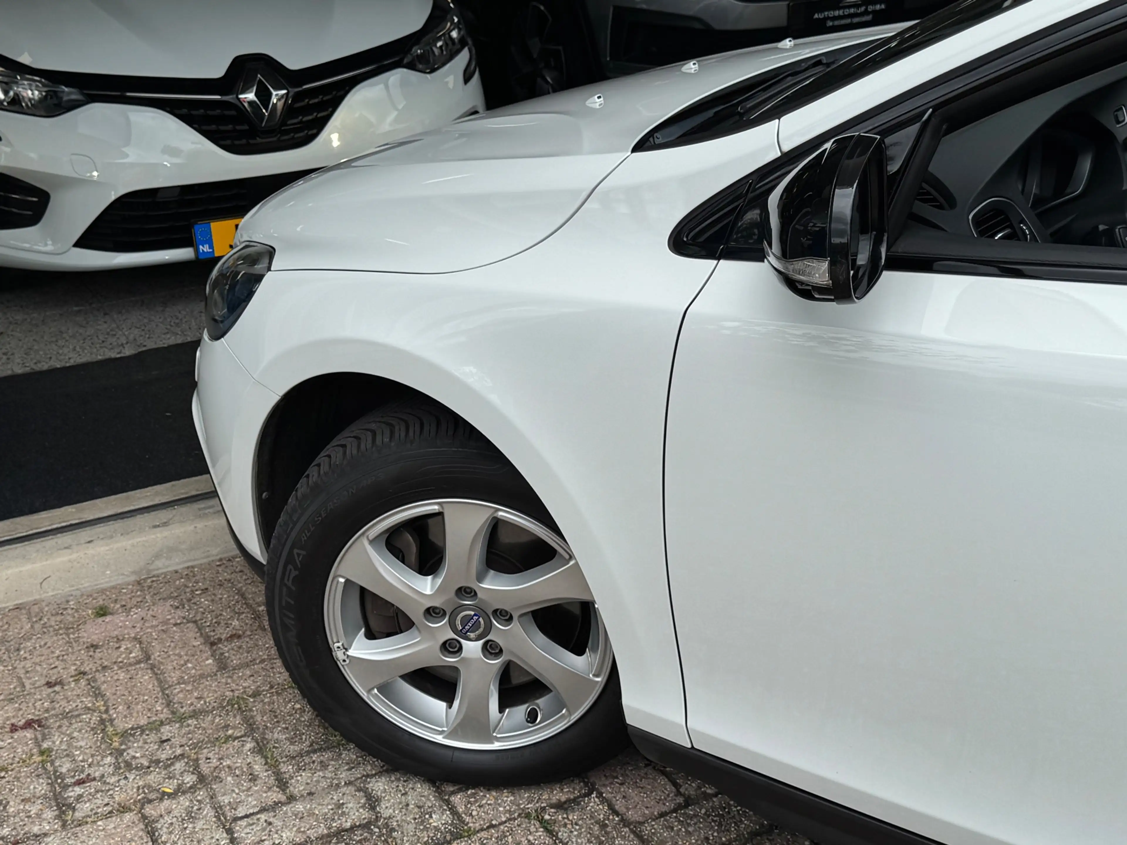 Volvo V40 Cross Country 1.5 T3 Nordic+ 2016 AUT NAVI Trekh — photo 7
