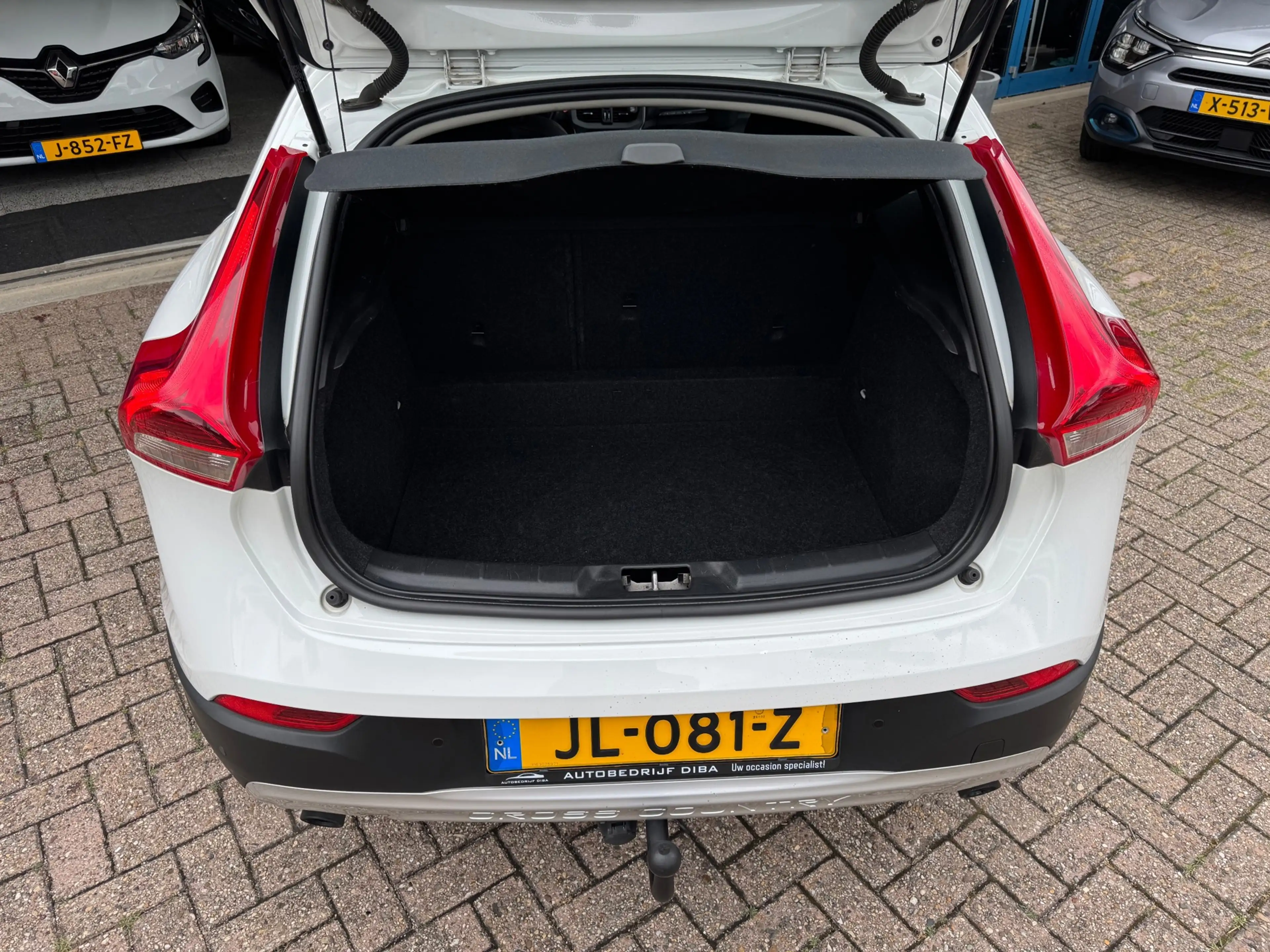 Volvo V40 Cross Country 1.5 T3 Nordic+ 2016 AUT NAVI Trekh — photo 15