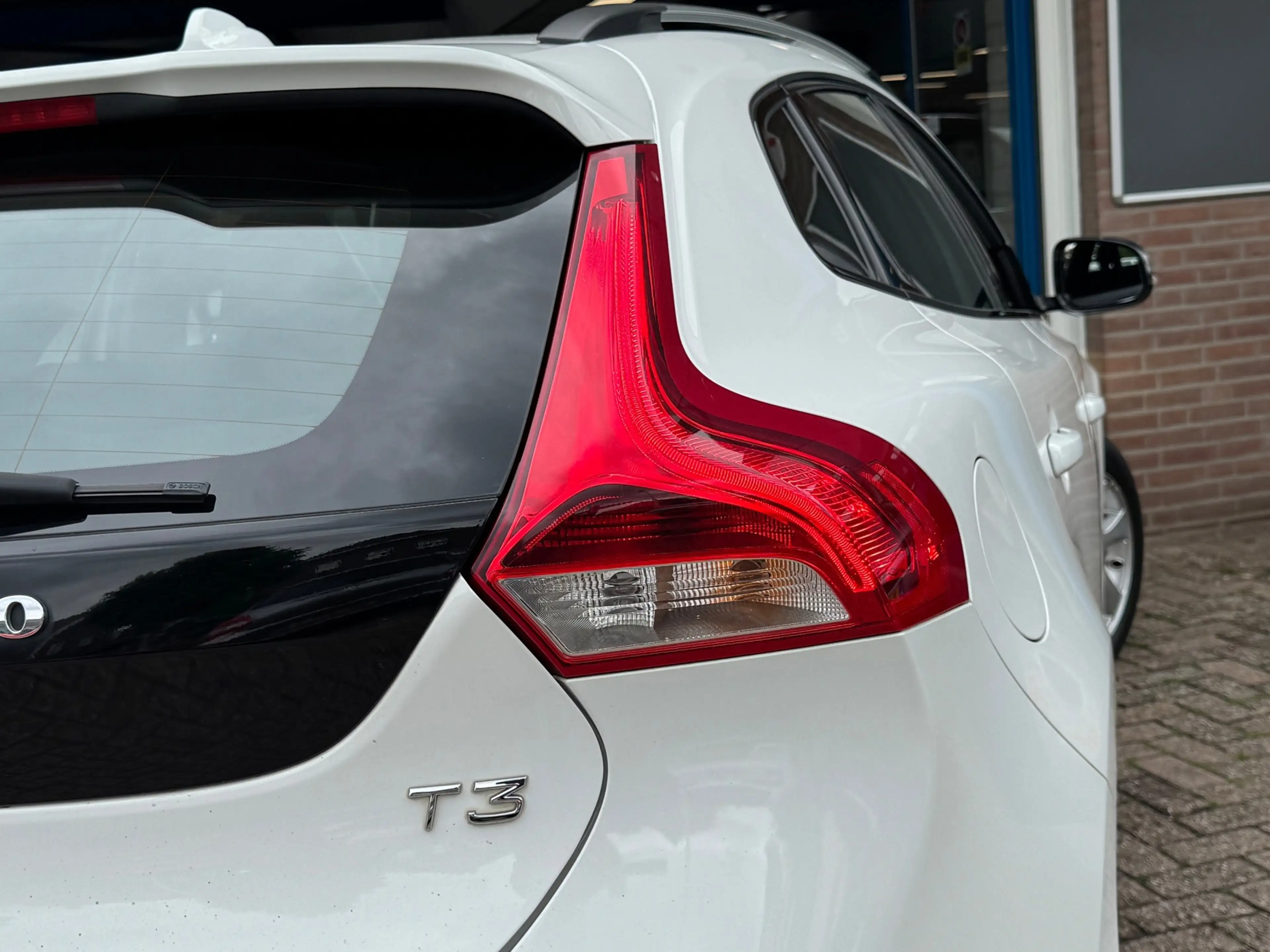 Volvo V40 Cross Country 1.5 T3 Nordic+ 2016 AUT NAVI Trekh — photo 11