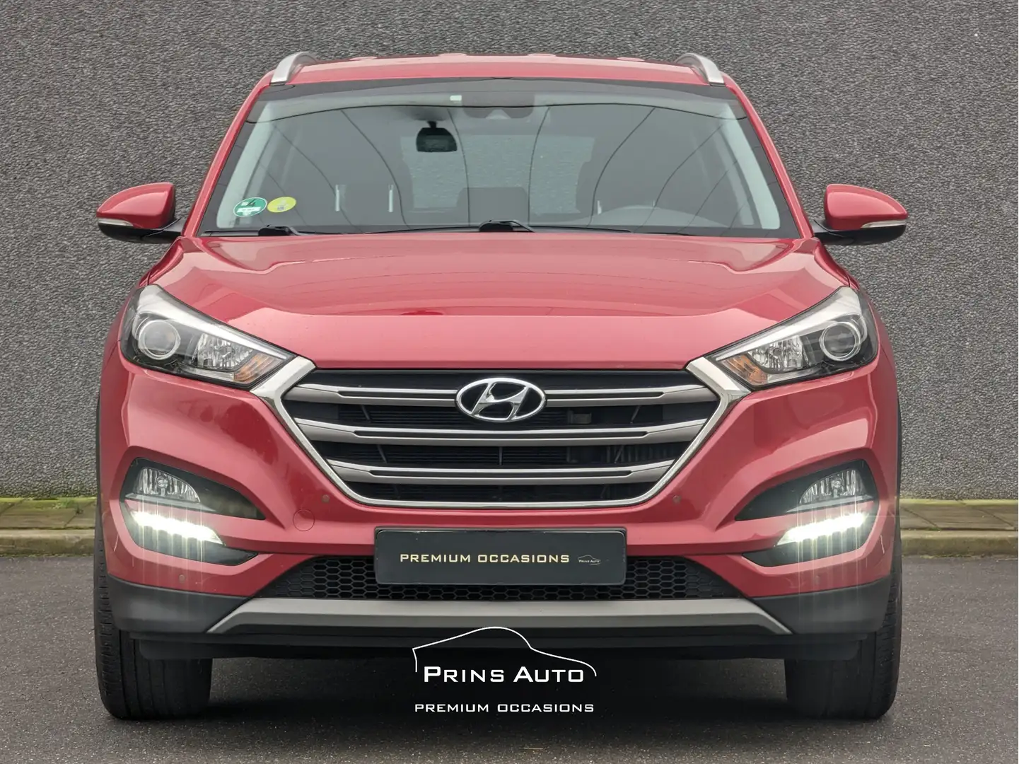 Hyundai TUCSON 1.7 CRDi Comfort |NAVI|CAM|STOELVERW|TREKHAAK Rood - 2