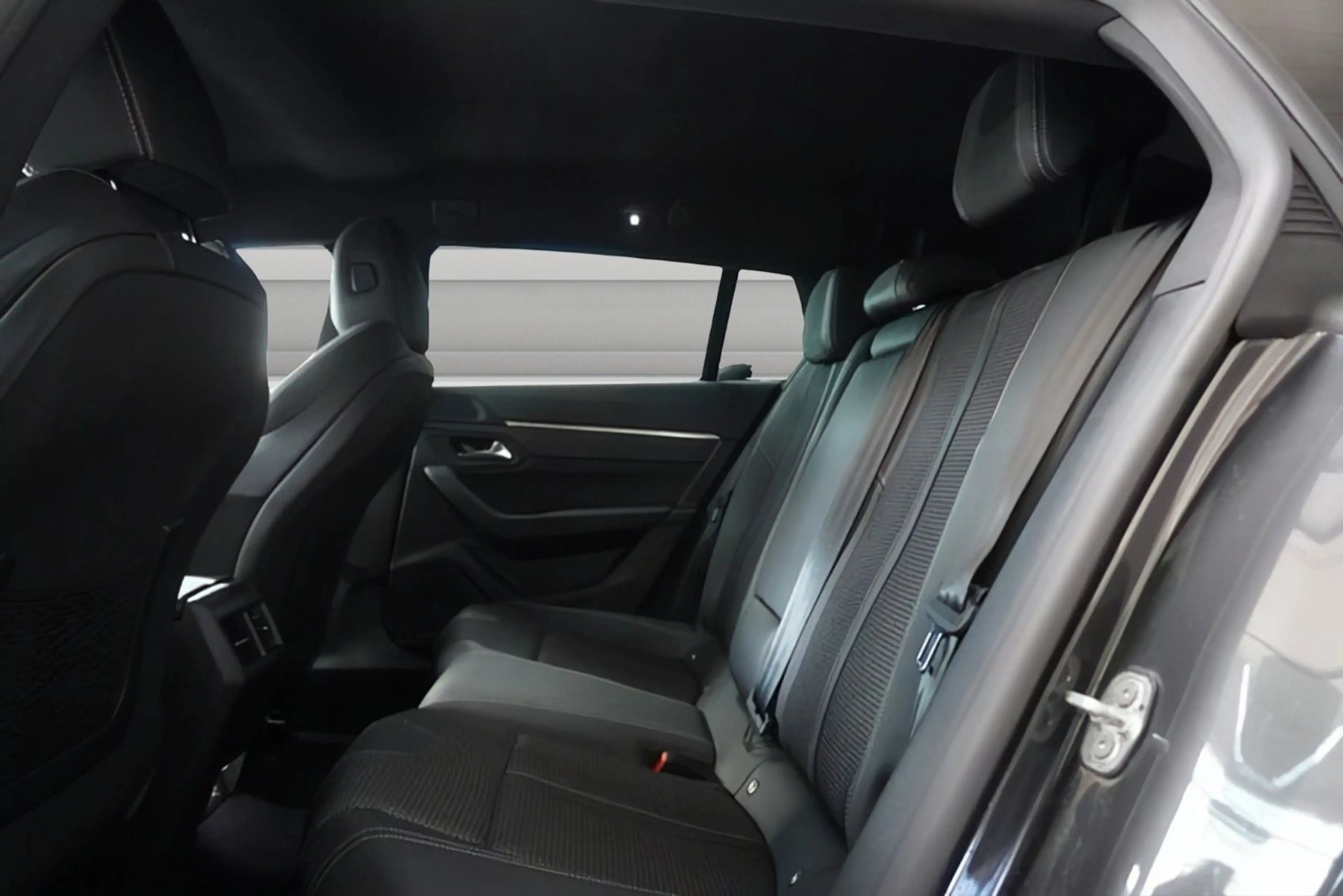 Peugeot 508 SW Hybrid 225 Allure T.leder Navi LED ACC AHK — photo 12