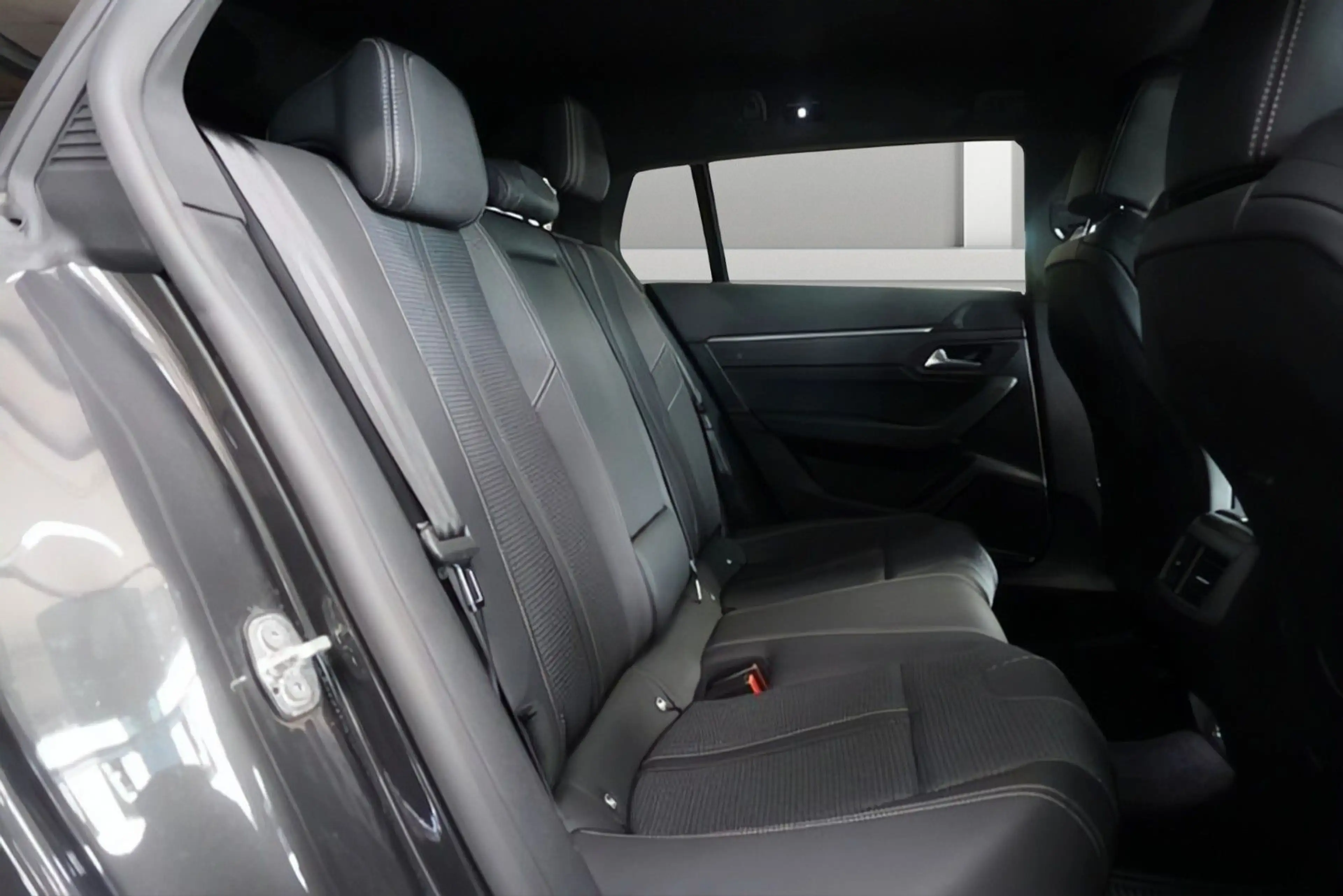 Peugeot 508 SW Hybrid 225 Allure T.leder Navi LED ACC AHK — photo 10