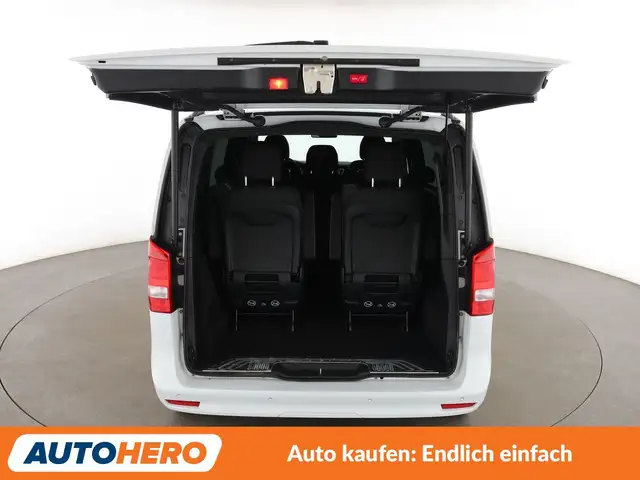 Mercedes-Benz V-Class view 16