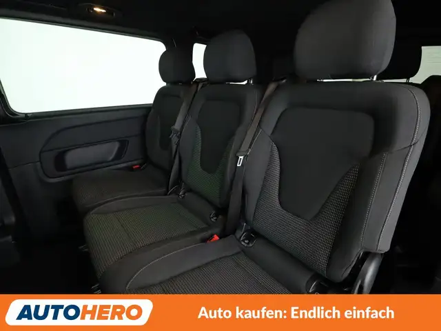 Mercedes-Benz V-Class view 14