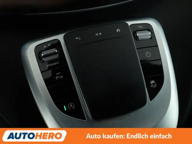 Mercedes-Benz V-Class view 26
