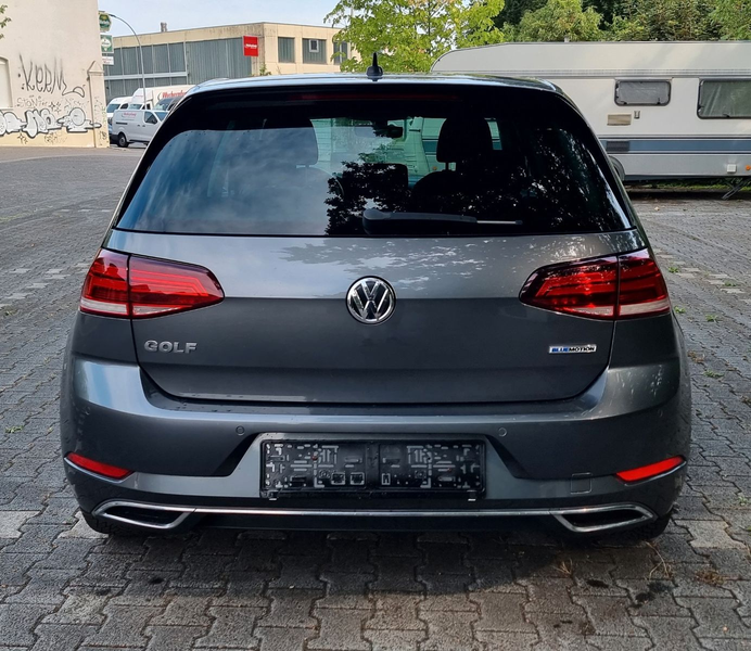 Volkswagen Golf VII Highline BlueMotion-KAMERA-ALCANTARA- — photo 7