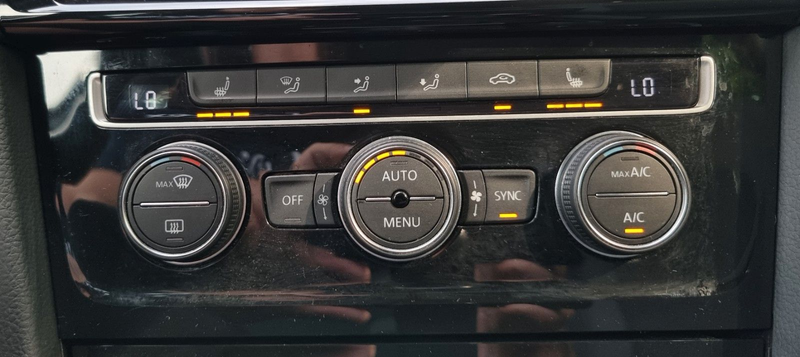 Volkswagen Golf VII Highline BlueMotion-KAMERA-ALCANTARA- — photo 28