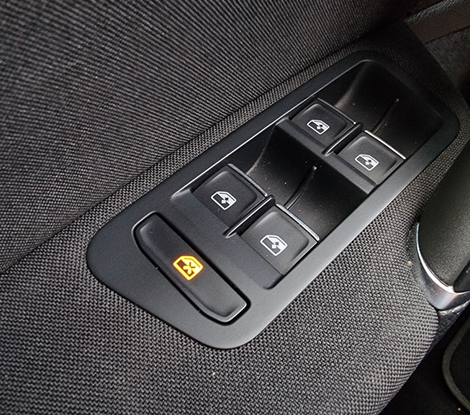 Volkswagen Golf VII Highline BlueMotion-KAMERA-ALCANTARA- — photo 23