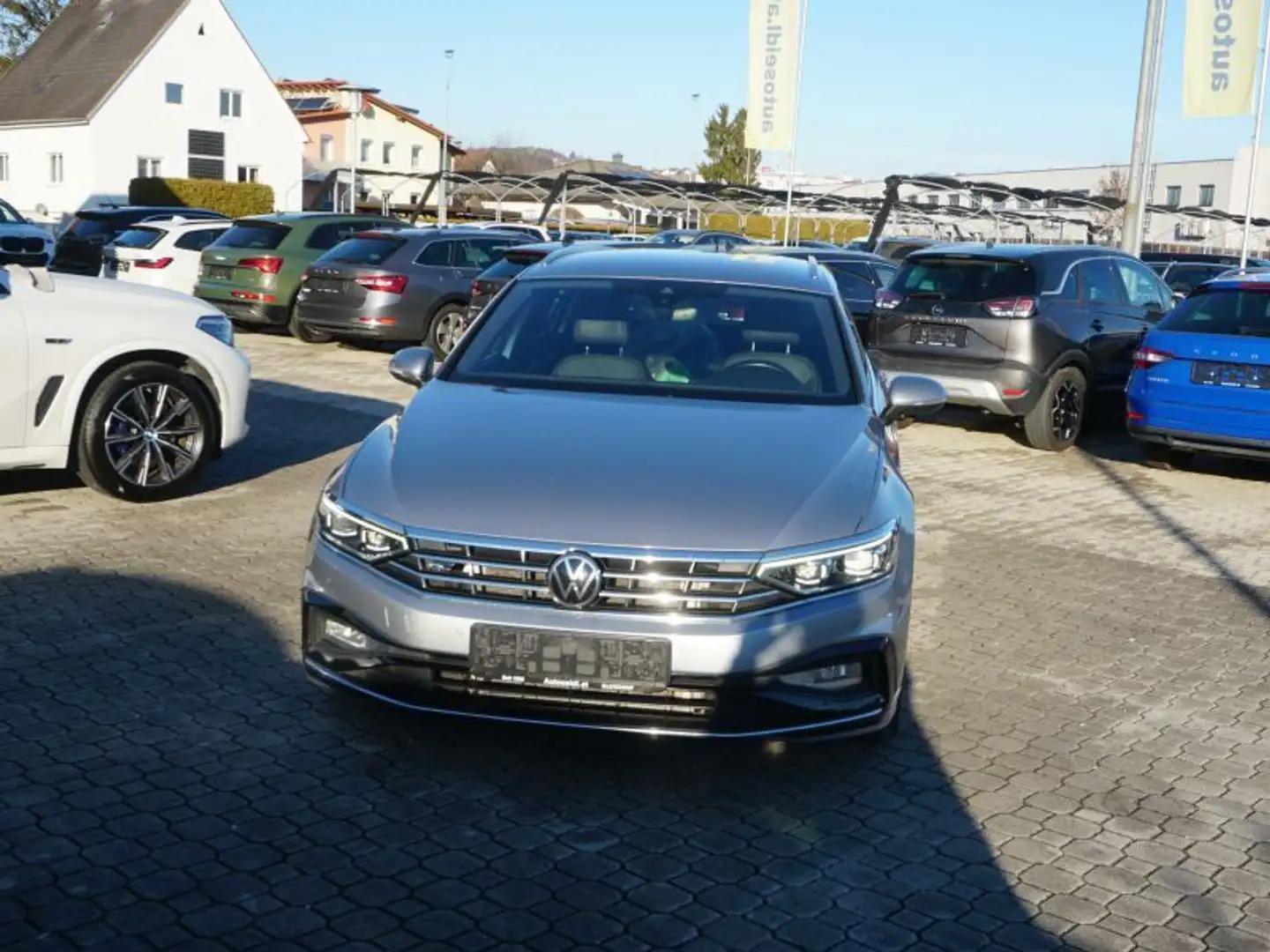 Volkswagen Passat Variant Elegance 2,0 SCR TDI DSG *R-LINE+MATRIX+VIRTUAL* Silber - 2