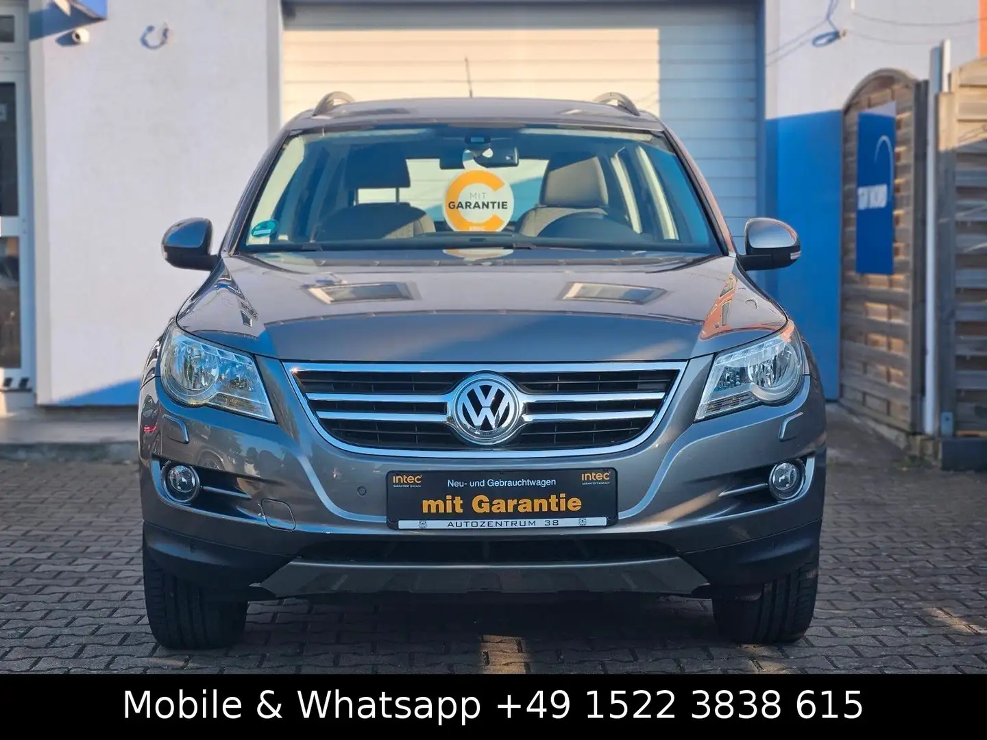 Volkswagen Tiguan Track & Field 4Motion 2.Hand DSG AHK Grau - 2