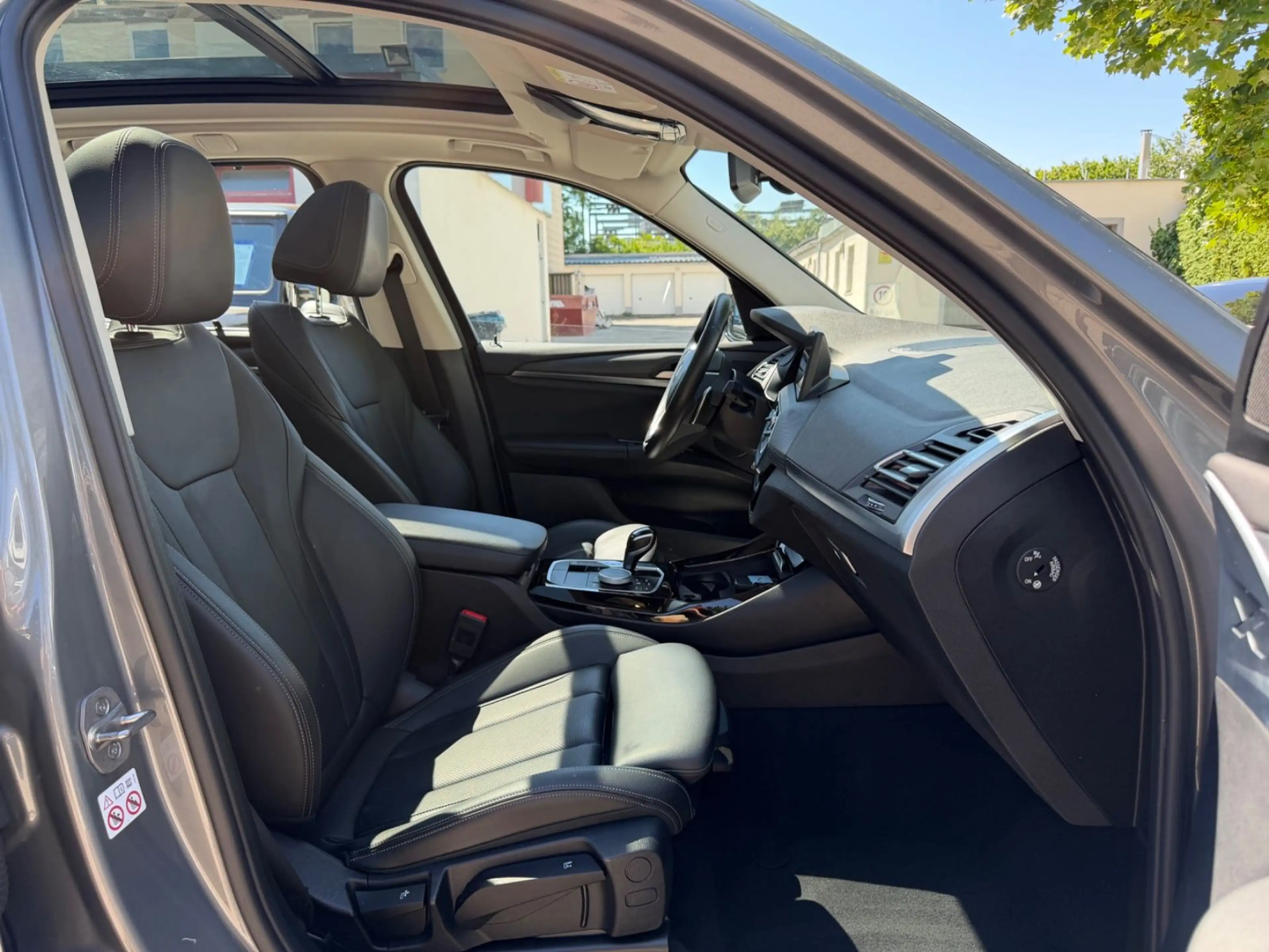 BMW X3 xDrive 30 d/Pano/DrivAssist/ParkAssist/LiveCo — photo 13
