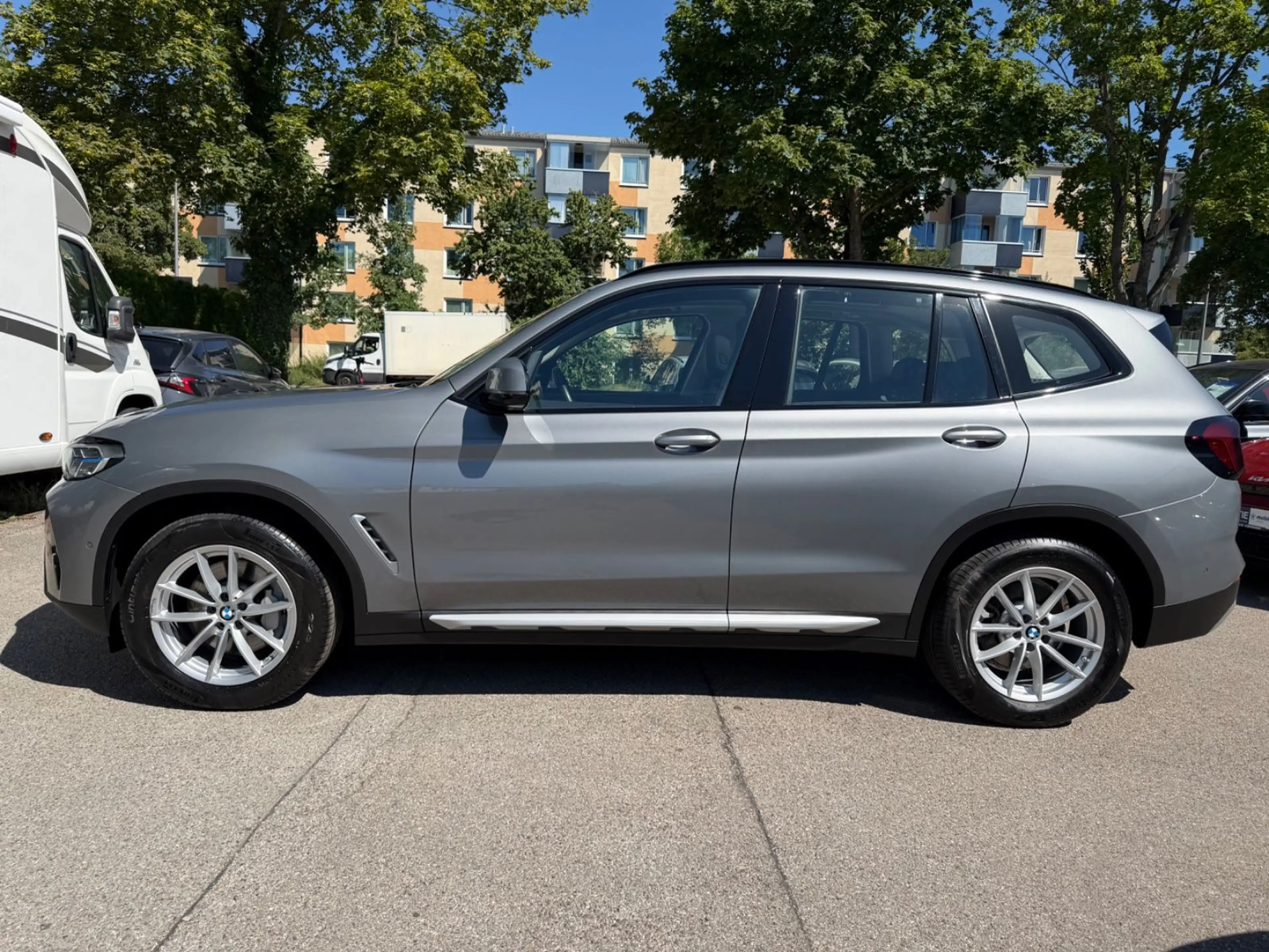 BMW X3 xDrive 30 d/Pano/DrivAssist/ParkAssist/LiveCo — photo 2