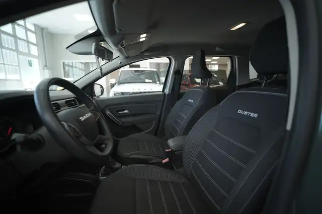Dacia Duster view 4