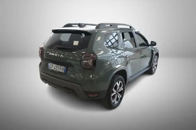Dacia Duster view 3