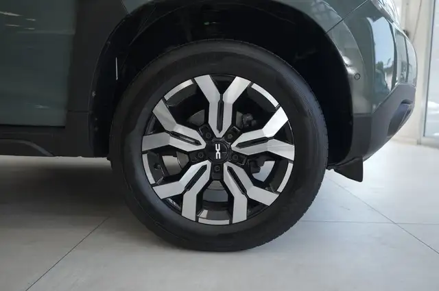 Dacia Duster view 12