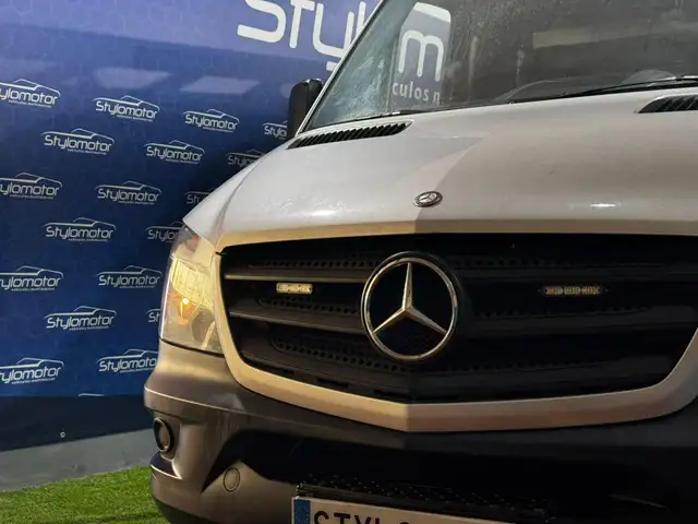 Mercedes-Benz Sprinter view 17