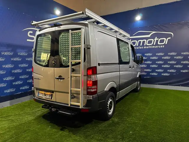 Mercedes-Benz Sprinter view 19