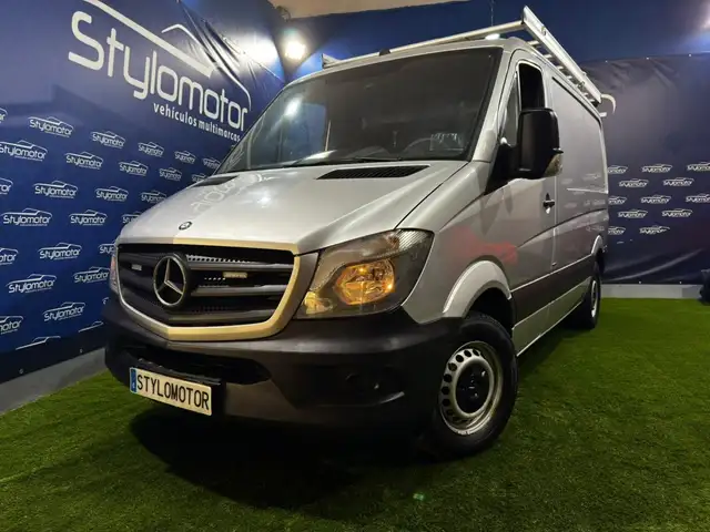 Mercedes-Benz Sprinter view 18