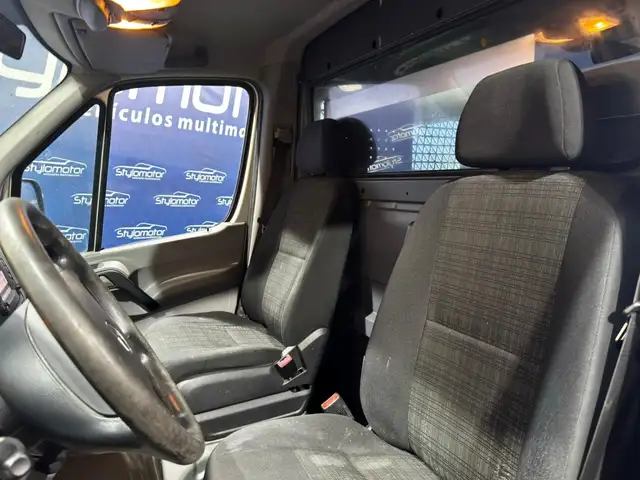Mercedes-Benz Sprinter view 13