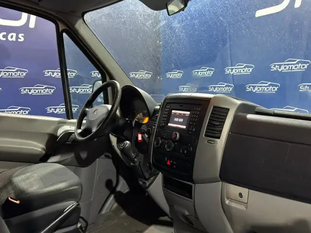 Mercedes-Benz Sprinter view 11
