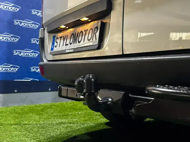 Mercedes-Benz Sprinter view 14