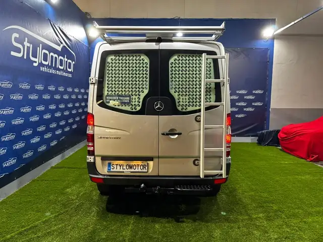 Mercedes-Benz Sprinter view 25