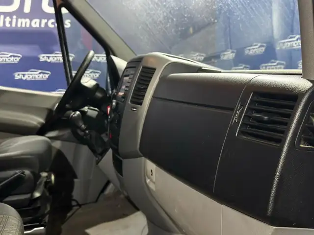 Mercedes-Benz Sprinter view 29