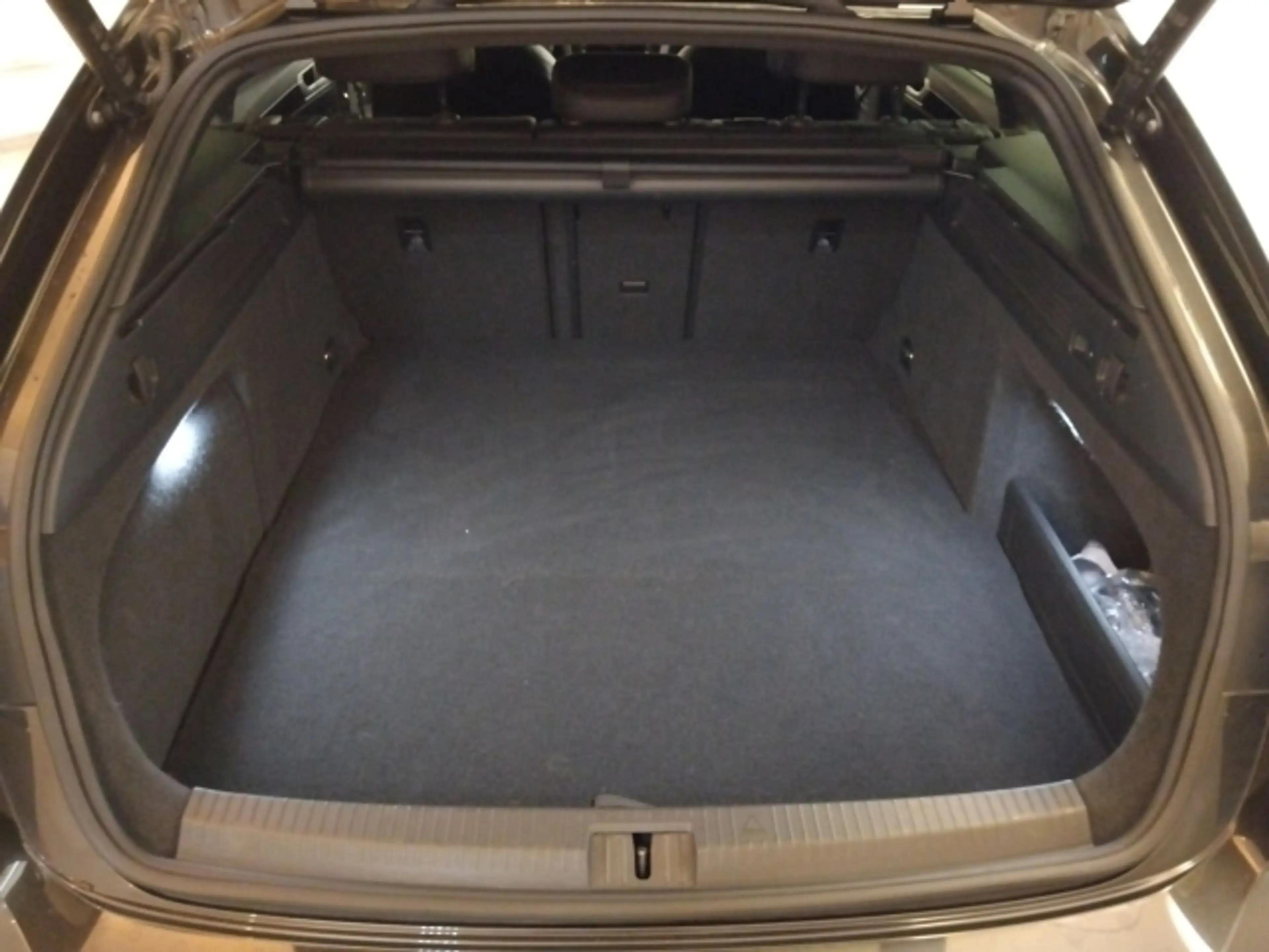 Volkswagen Arteon SB 1,4 TSI PHEV DSG R-Line+RADAR+AHK+LEDER — photo 8