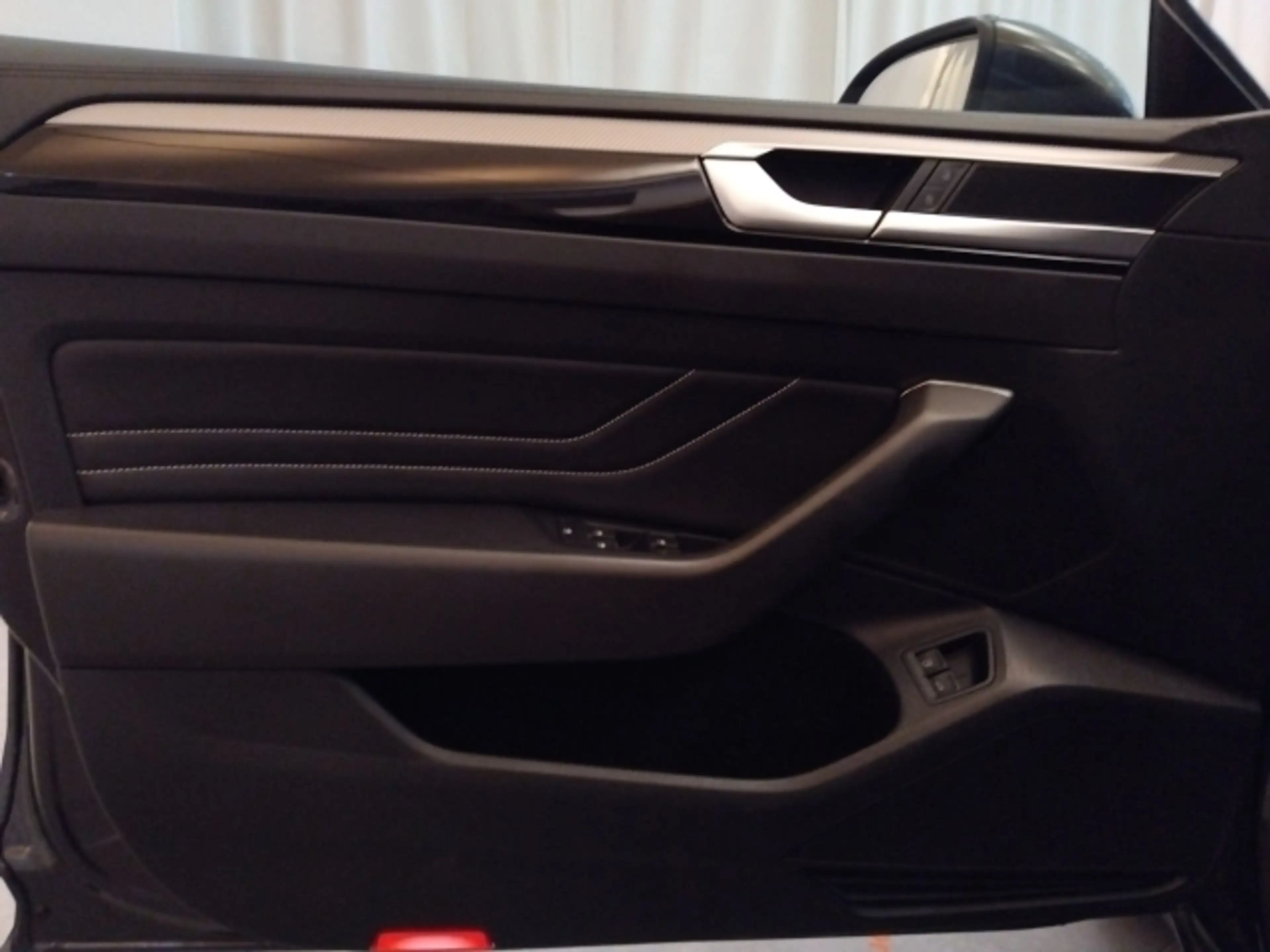 Volkswagen Arteon SB 1,4 TSI PHEV DSG R-Line+RADAR+AHK+LEDER — photo 9