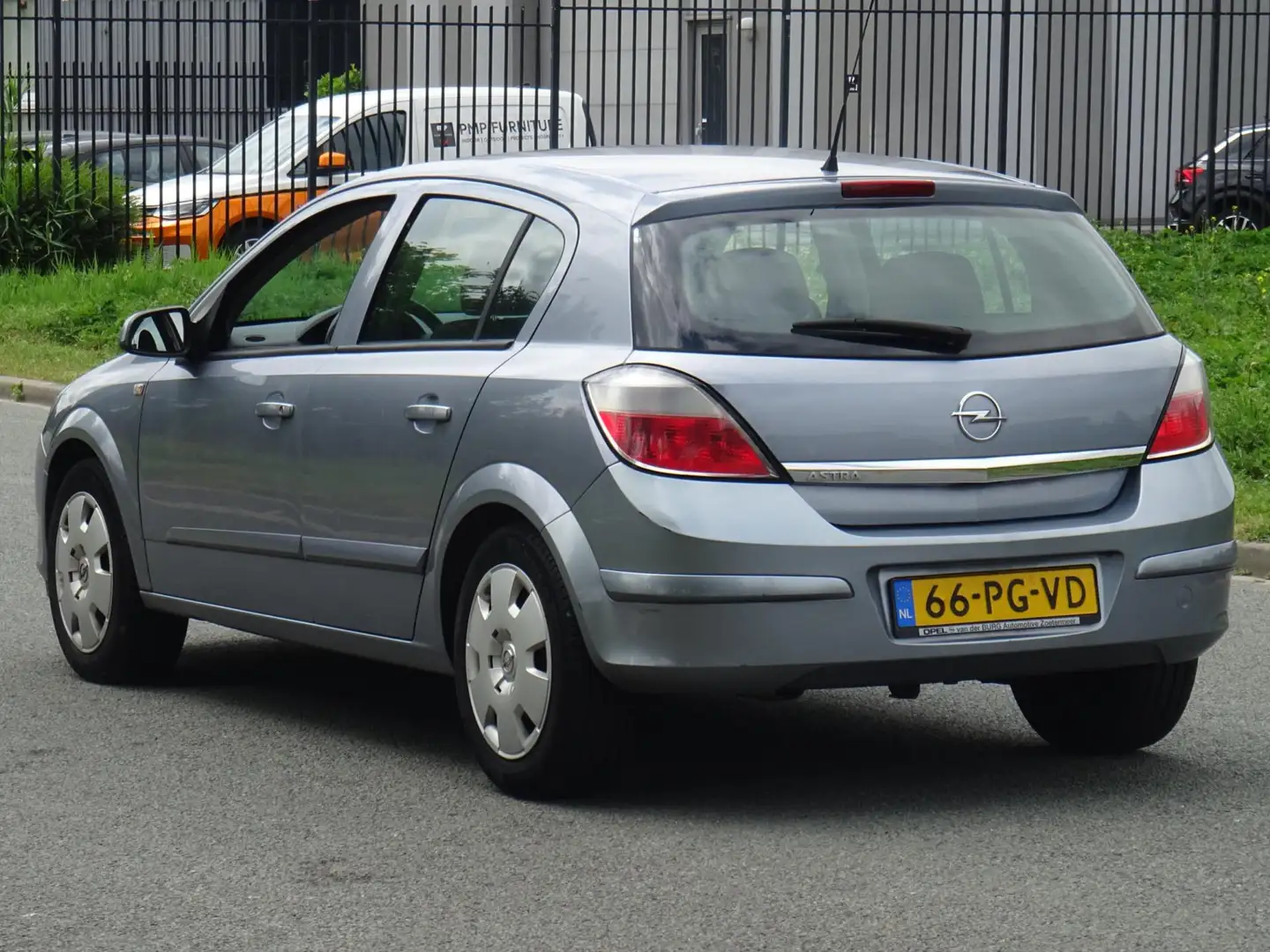 Opel Astra 1.4 Enjoy NIEUWE KOPPELING NAP/AIRCO/CRUISE/APK Grijs - 2