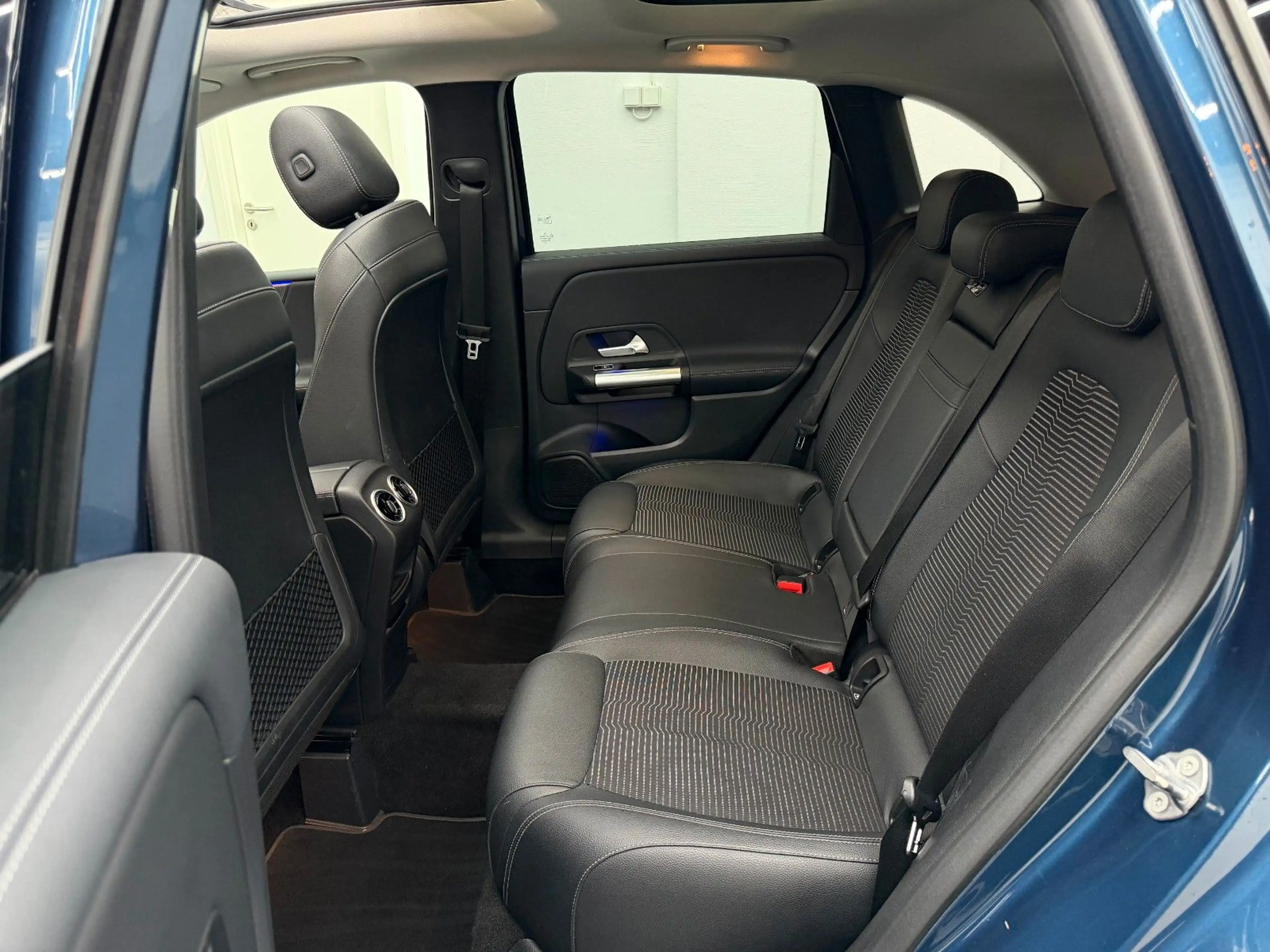 Mercedes-Benz B 220 B B 220 d *PANO*ACC*R.KAM* — photo 9
