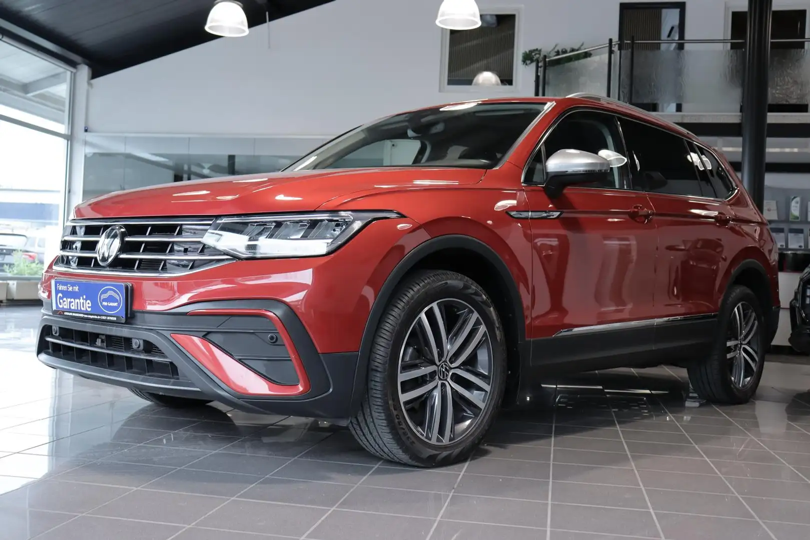 Volkswagen Tiguan Allspace 2.0 TDI DSG Life 7-SITZE Roşu - 2