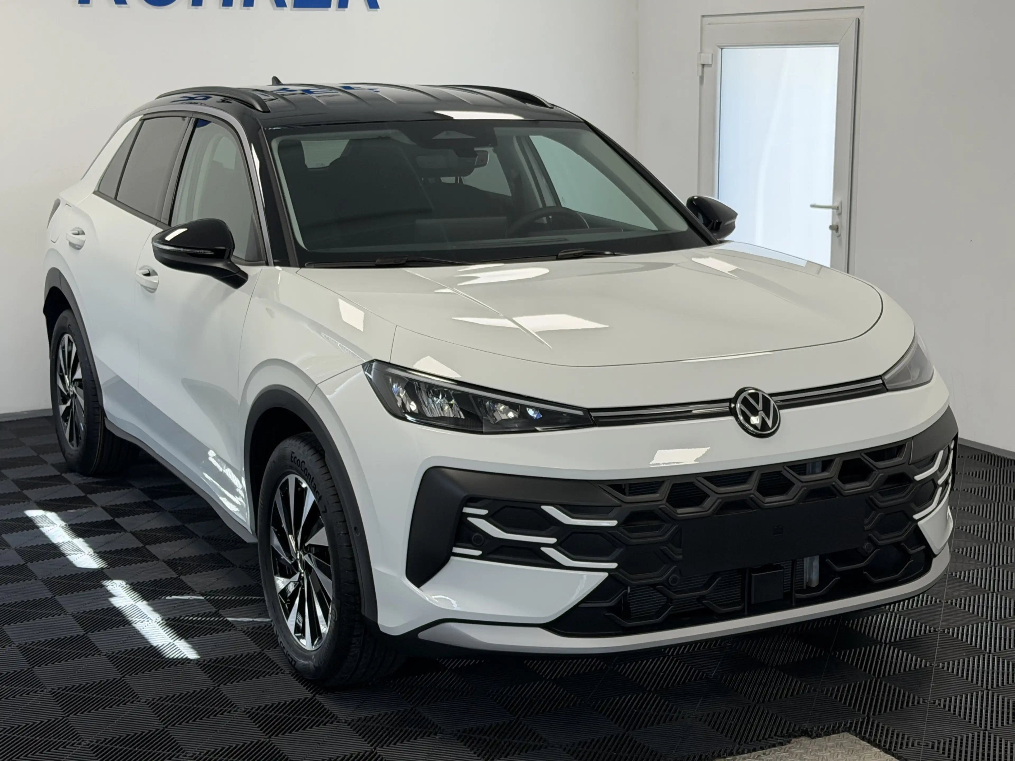 Volkswagen T-Roc 1.5 eTSI DSG Life 5J-Garantie Ambiente AHK — photo 4