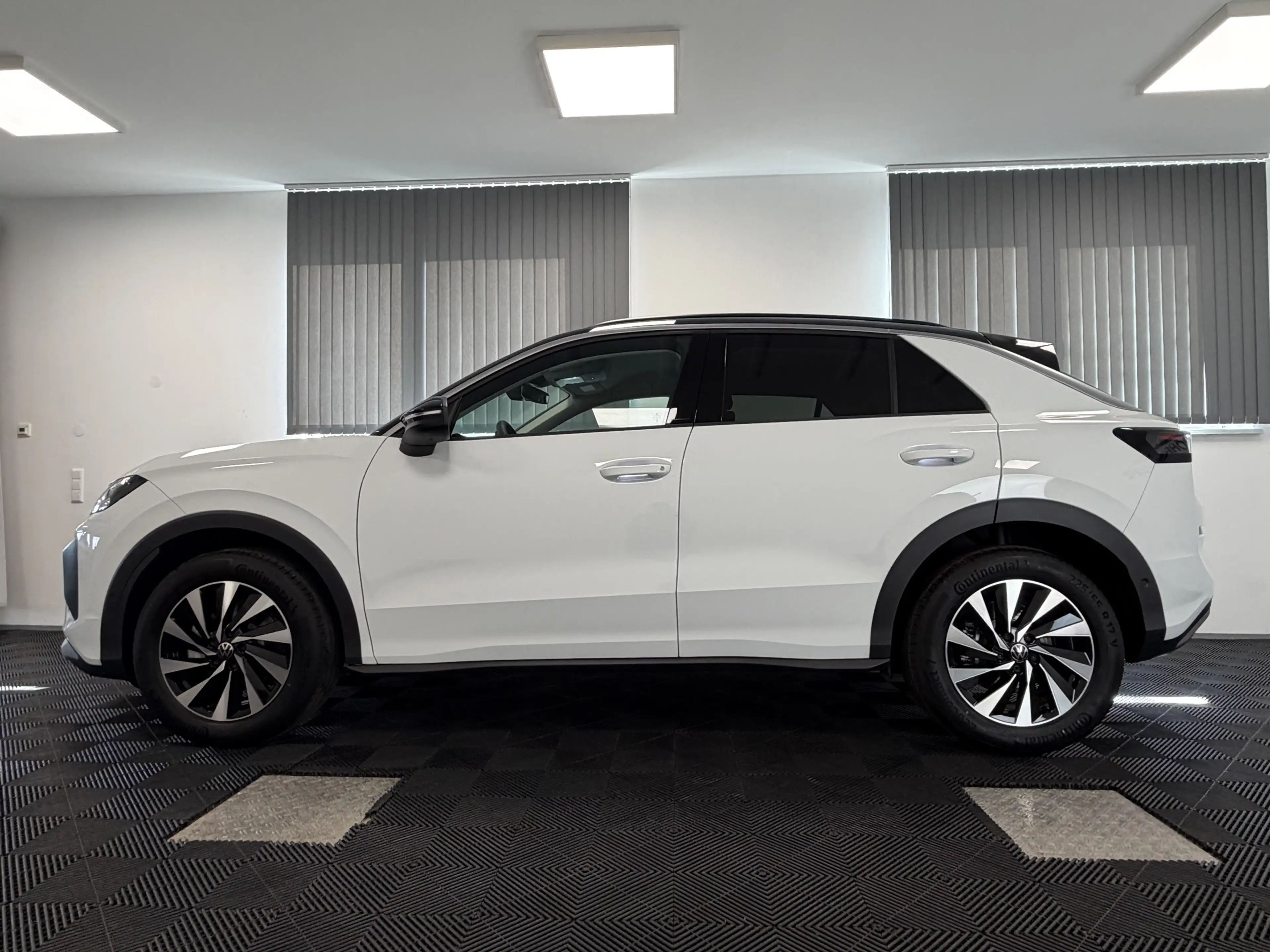 Volkswagen T-Roc 1.5 eTSI DSG Life 5J-Garantie Ambiente AHK — photo 5
