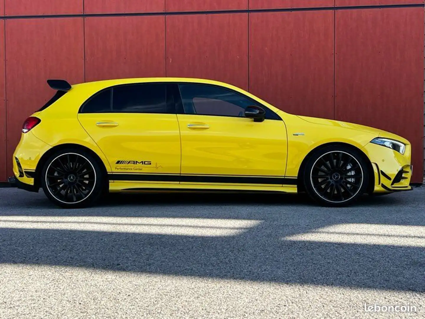 Mercedes-Benz A 35 AMG Mercedes 35 AMG 306CH 4MATIC 7G-DCT SPEEDSHIFT Jaune - 2