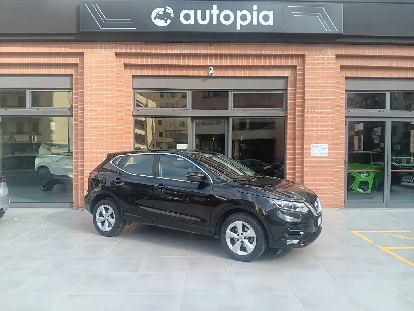 Nissan Qashqai Qashqai 1.5 dci Business 115cv dct Schwarz - 1