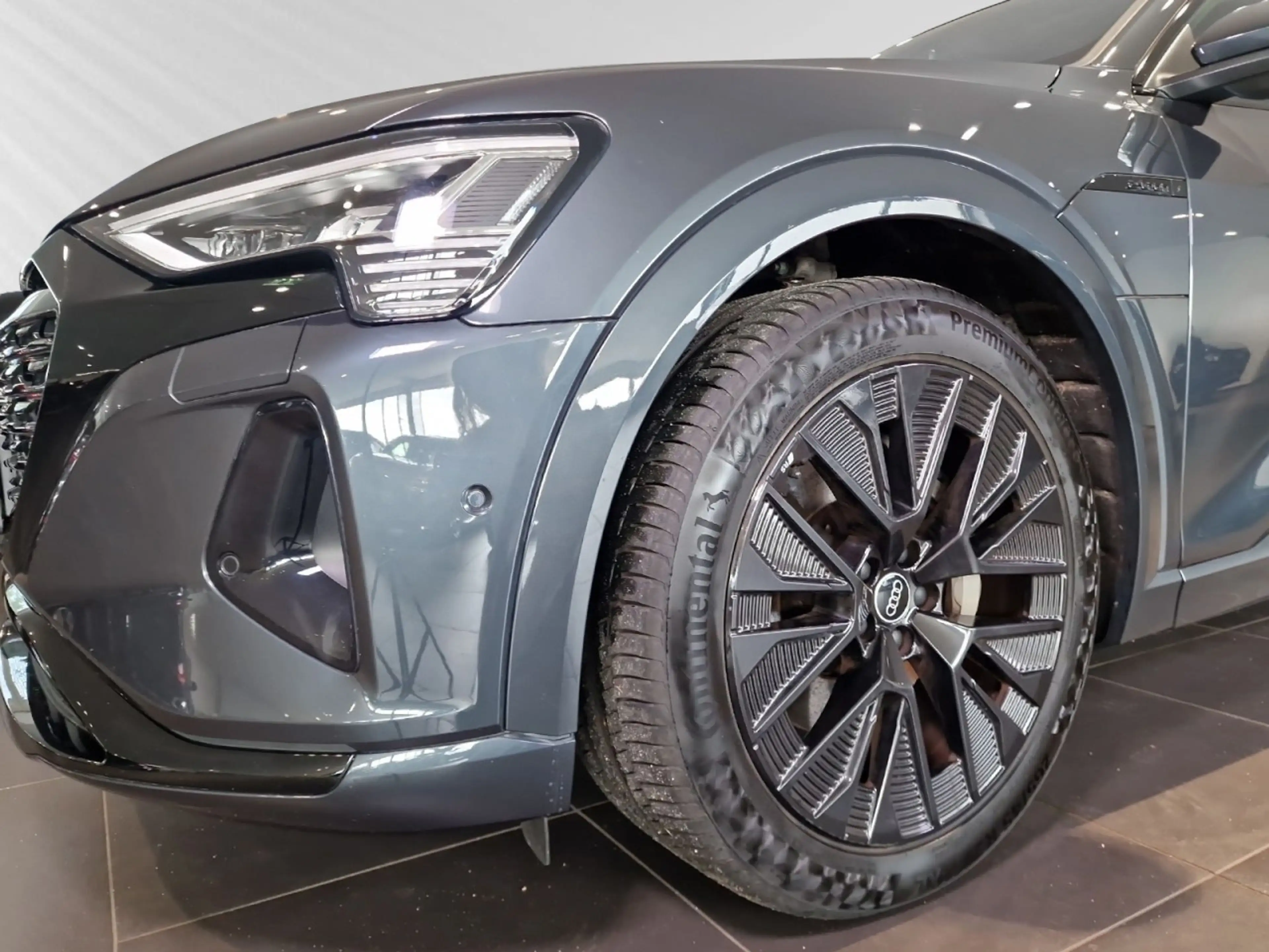 Audi Q8 e-tron 55 quattro Advanced Navi+ Matrix-LED Klima Navi — photo 6