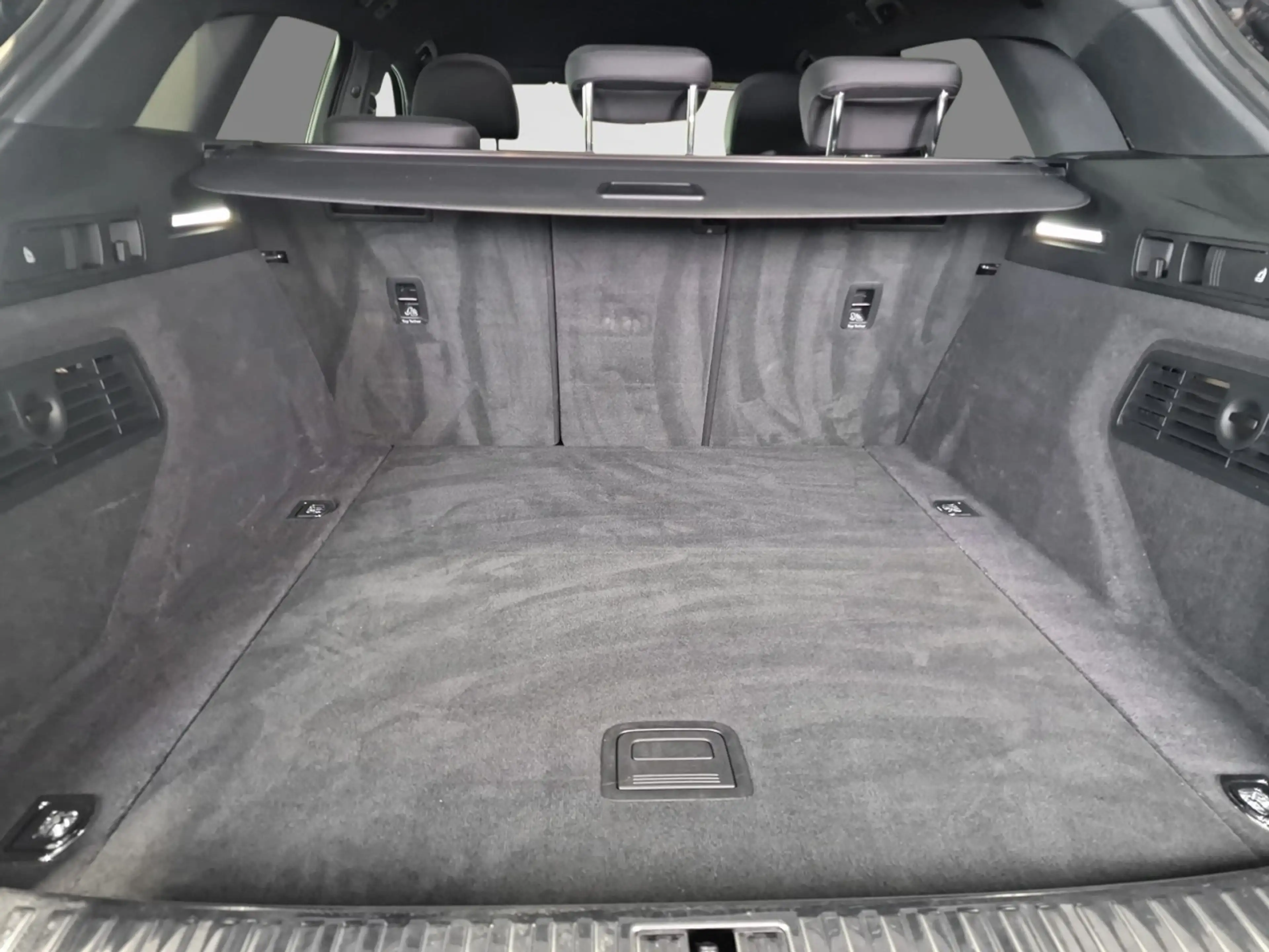 Audi Q8 e-tron 55 quattro Advanced Navi+ Matrix-LED Klima Navi — photo 14