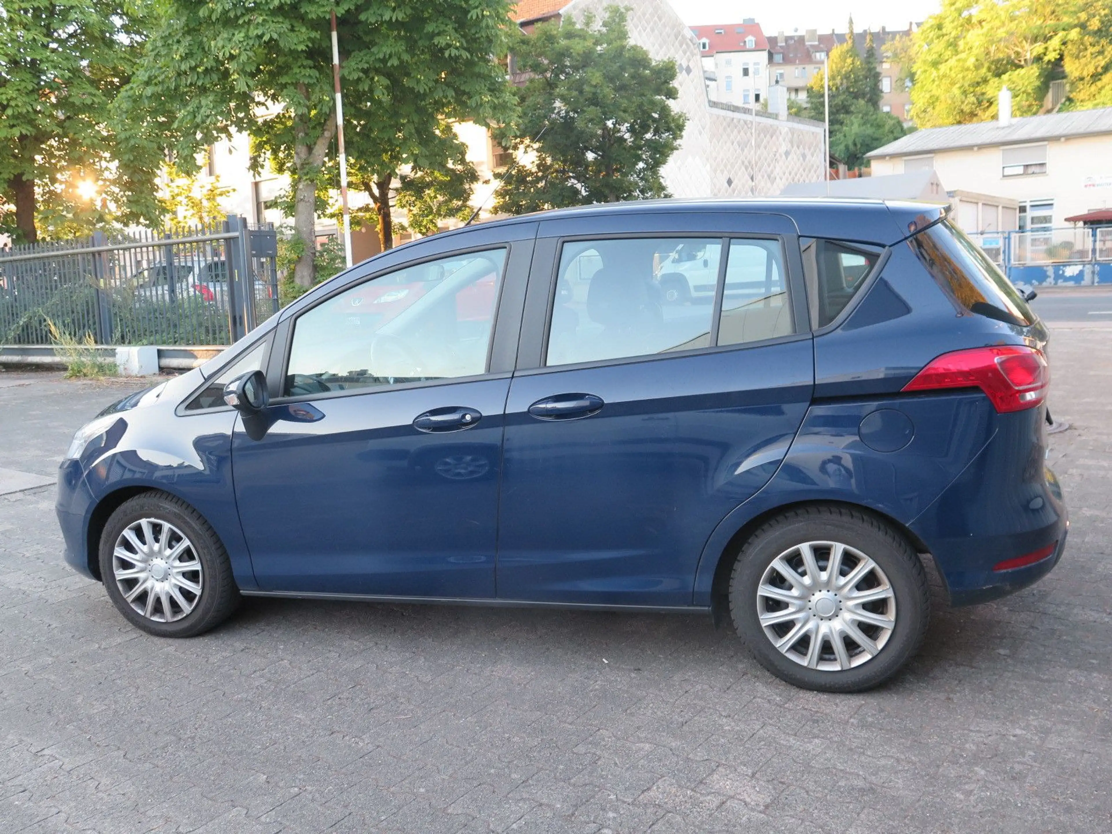 Ford B-Max B-MAX Trend 23.000KM 1.HND TÜV Neu — photo 5