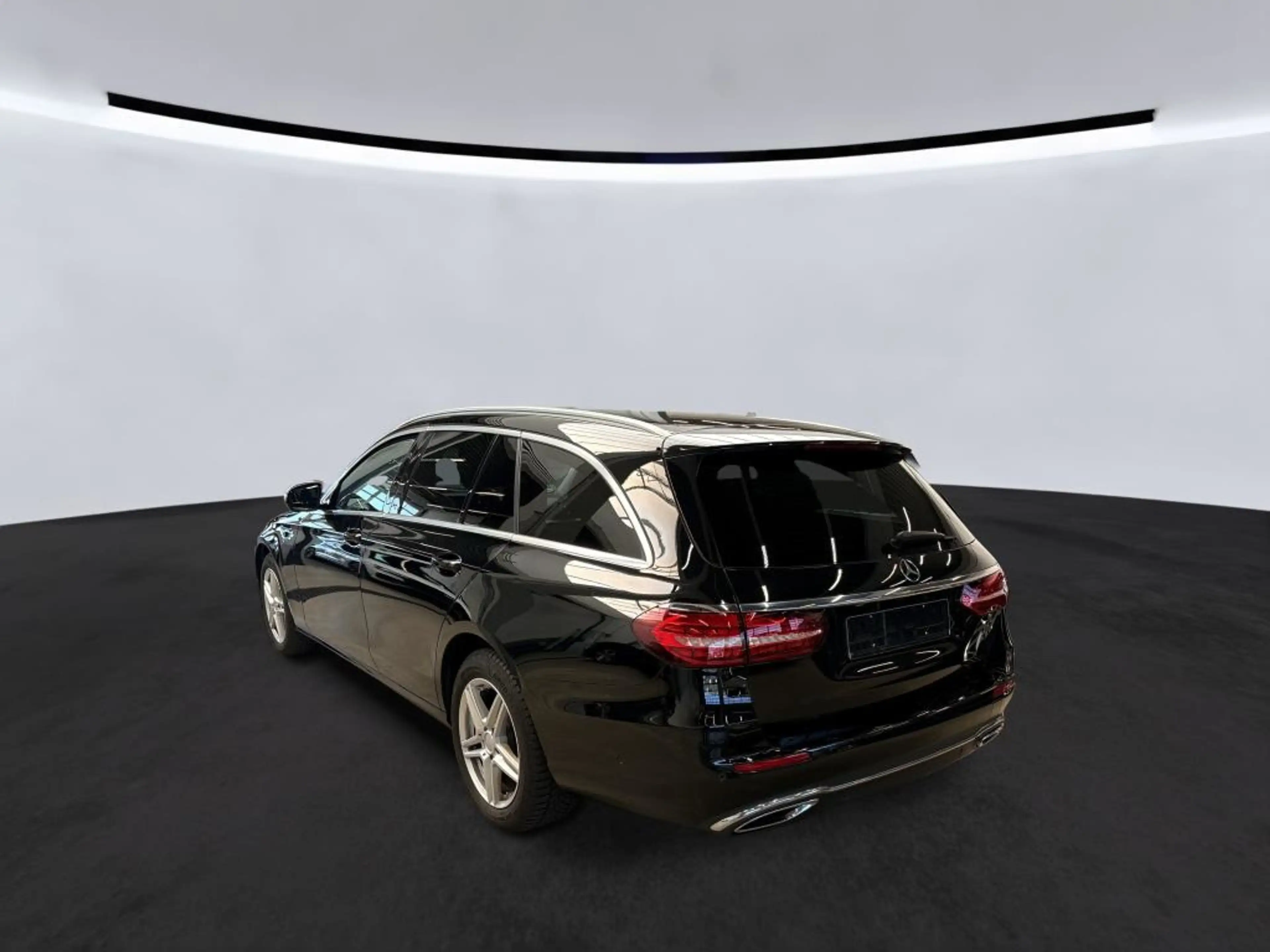 Mercedes-Benz E 220 d T 4Matic Avantgarde *Distro+*Wide*360°* Avantga — photo 6