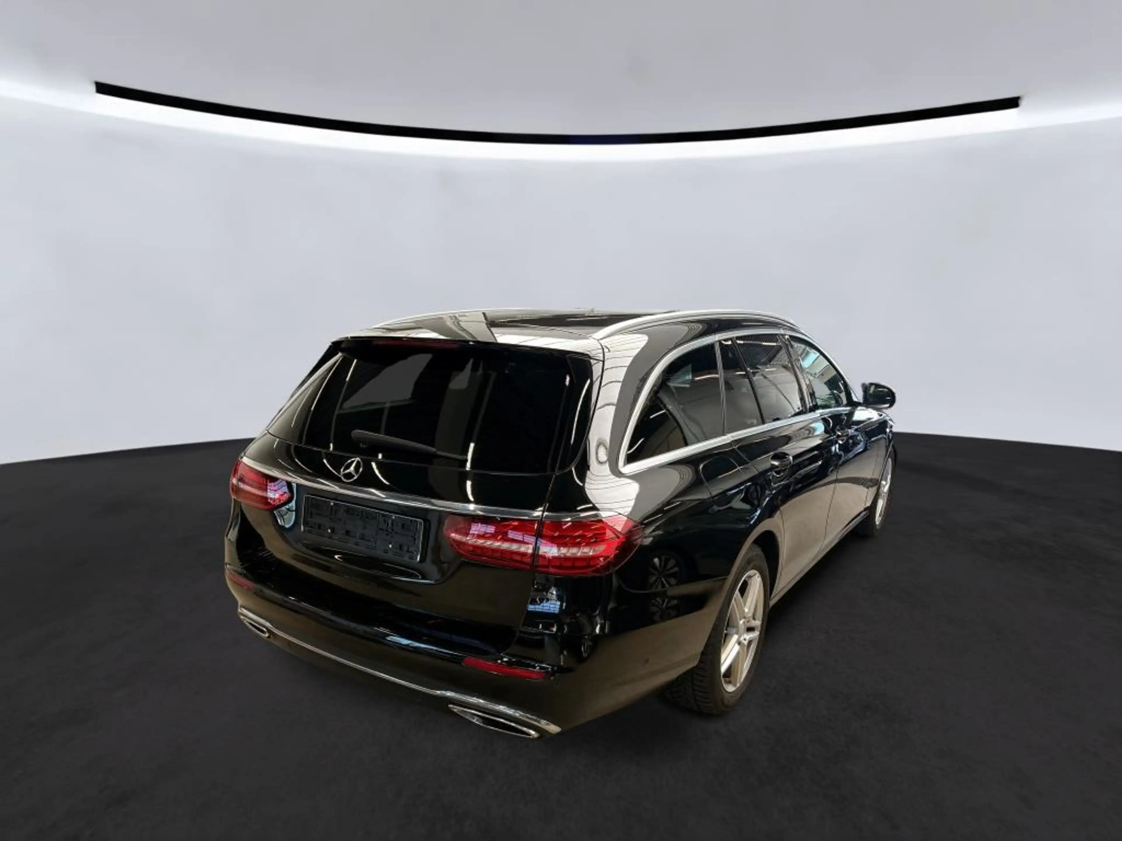 Mercedes-Benz E 220 d T 4Matic Avantgarde *Distro+*Wide*360°* Avantga — photo 7