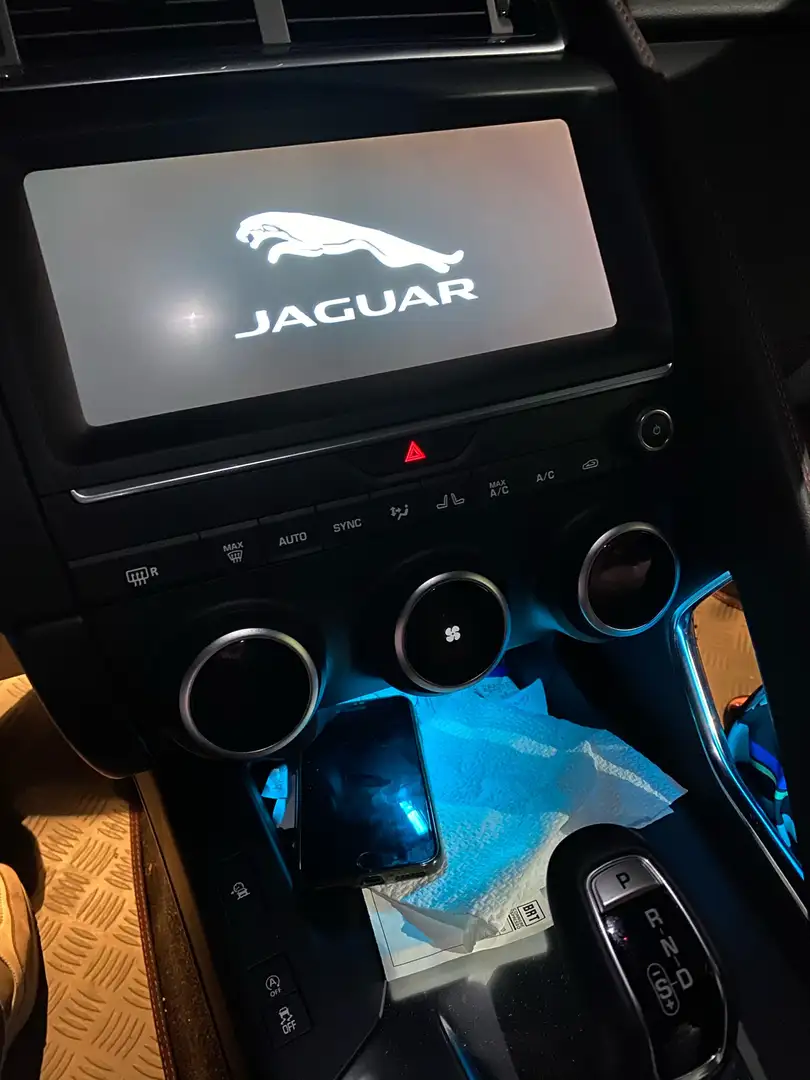 Jaguar E-Pace 2.0d i4 Chequered Flag awd 150cv auto Grigio - 2
