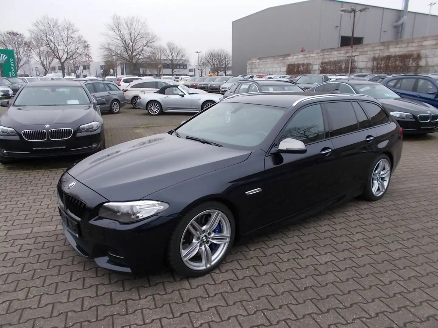 BMW M550 M550d x-Drive, Leder Navi Xenon Kardon Schwarz - 1