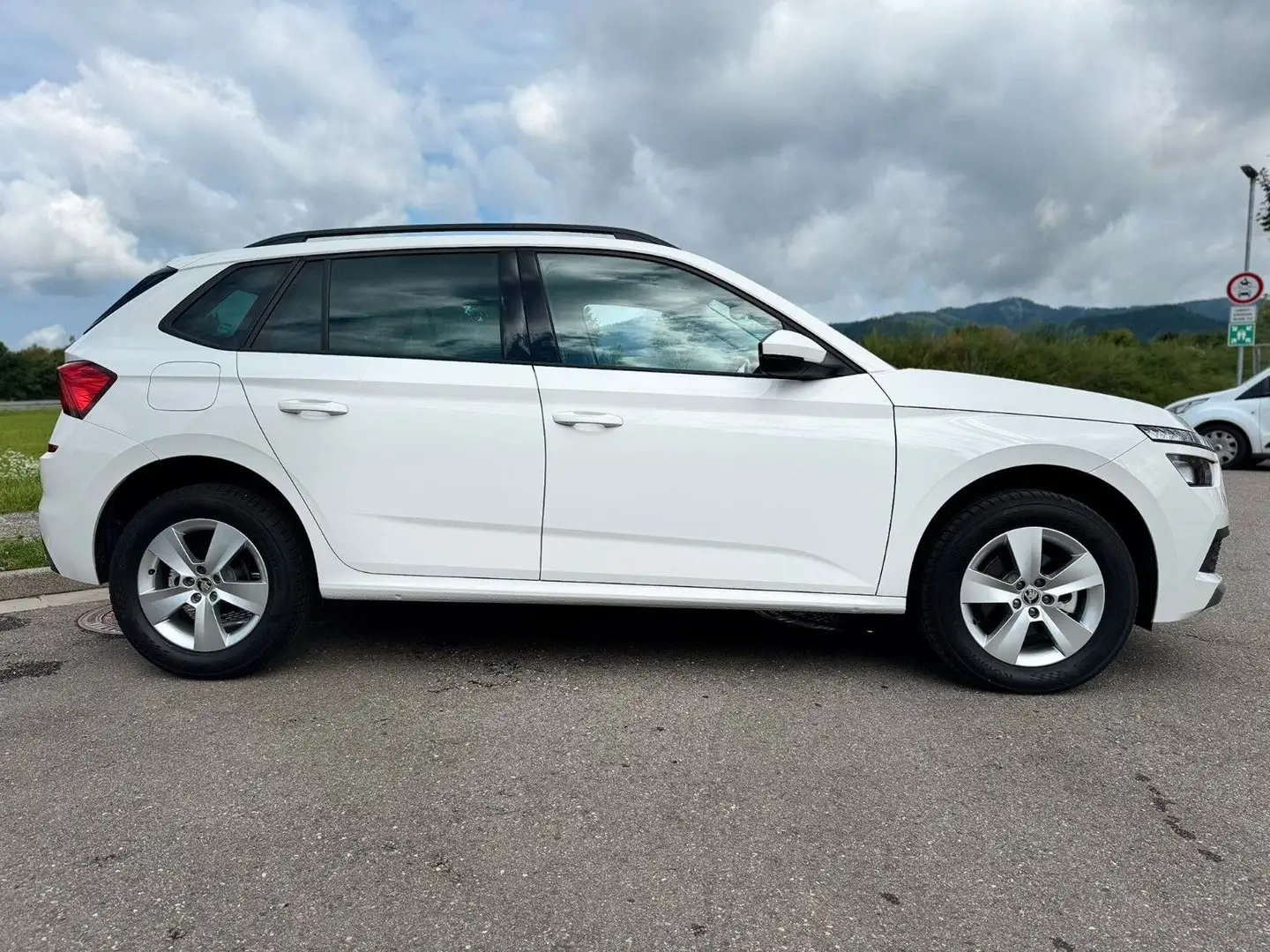 Skoda Kamiq 1.0TSI Ambition LED CarPlay Kamera Spur Weiß - 2