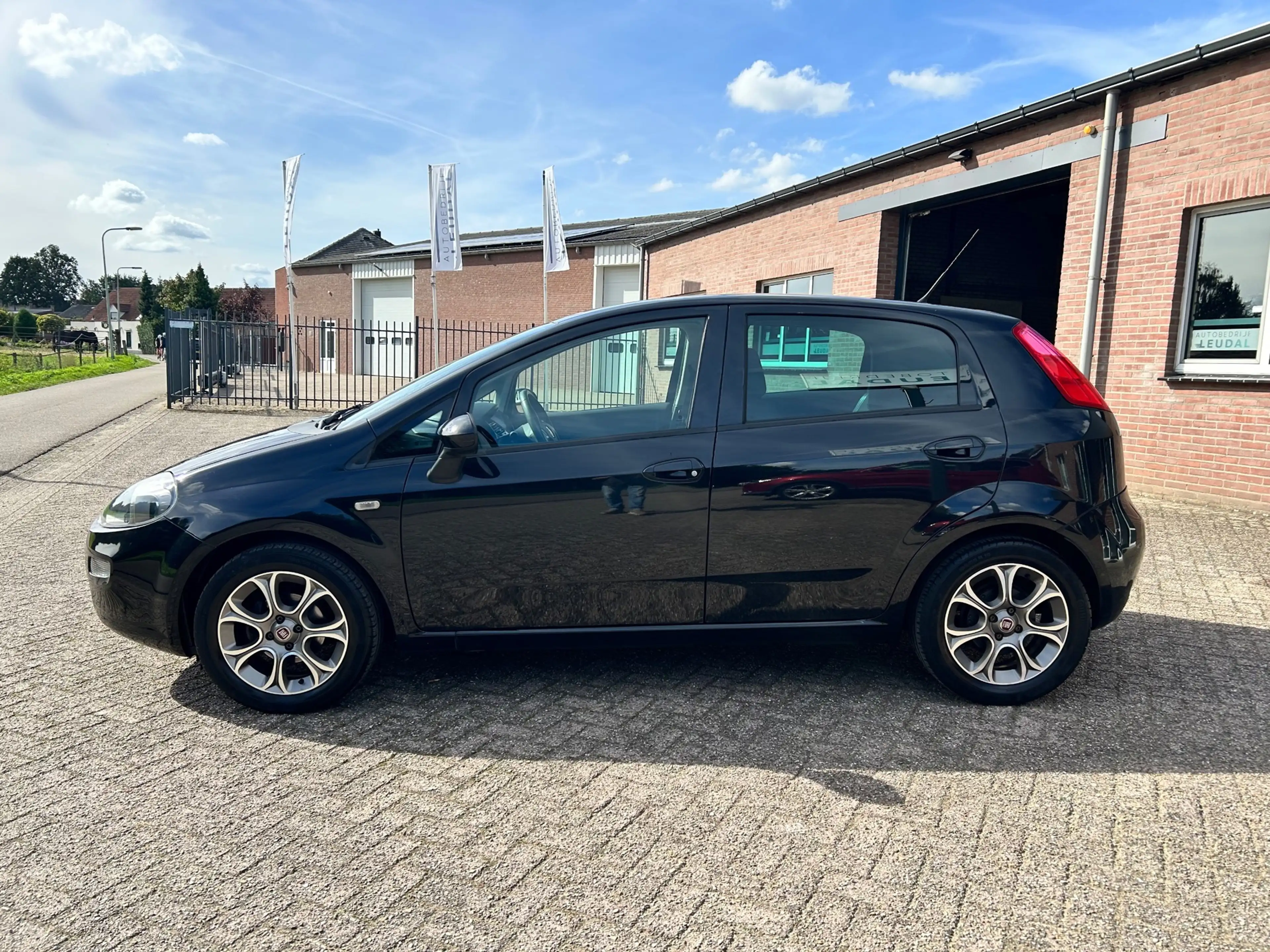 Fiat Punto Evo 0.9 TwinAir Sempre // Nieuwe APK // Airco — photo 8