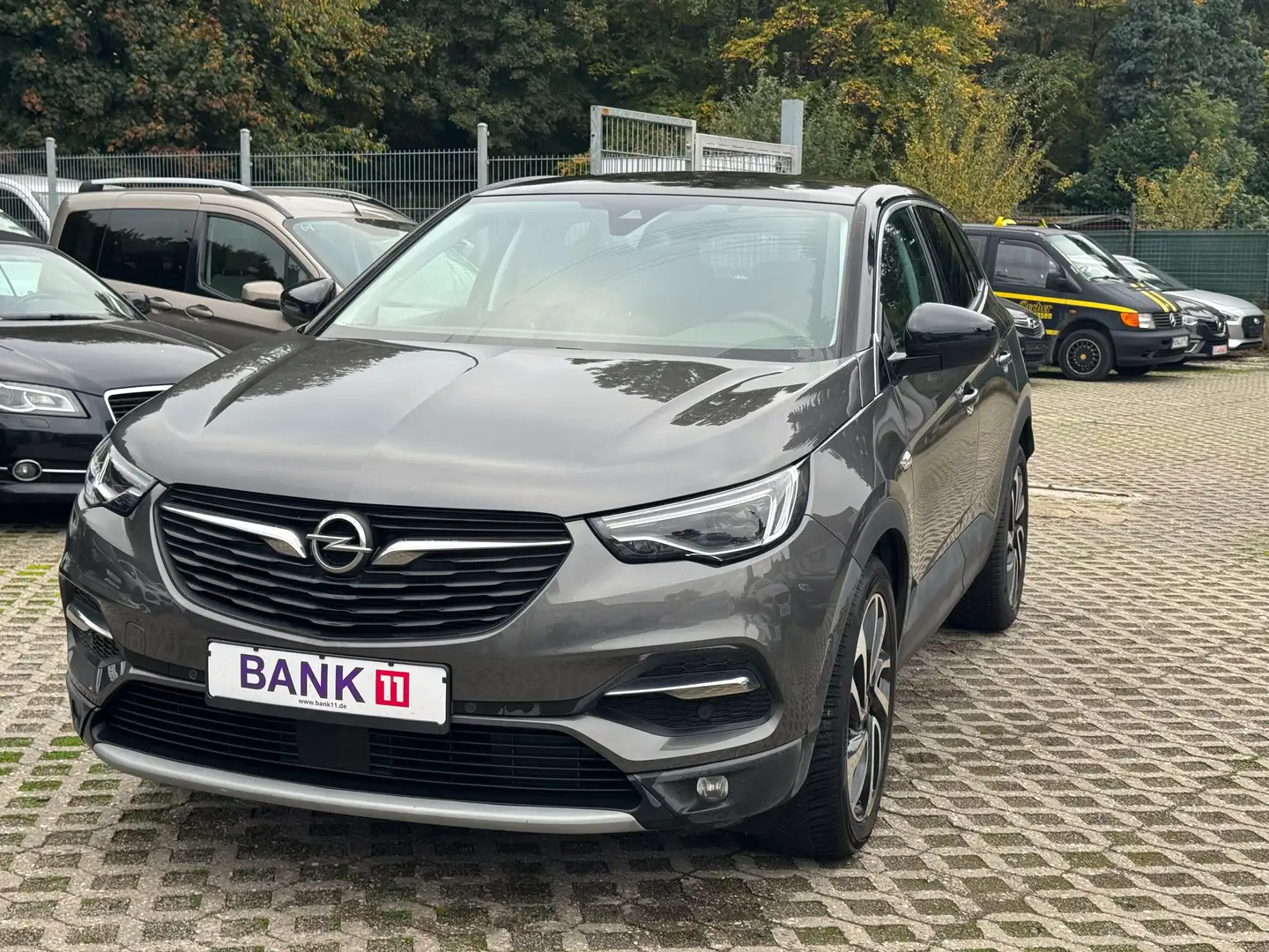 Opel Grandland X Business Innovation Grau - 2