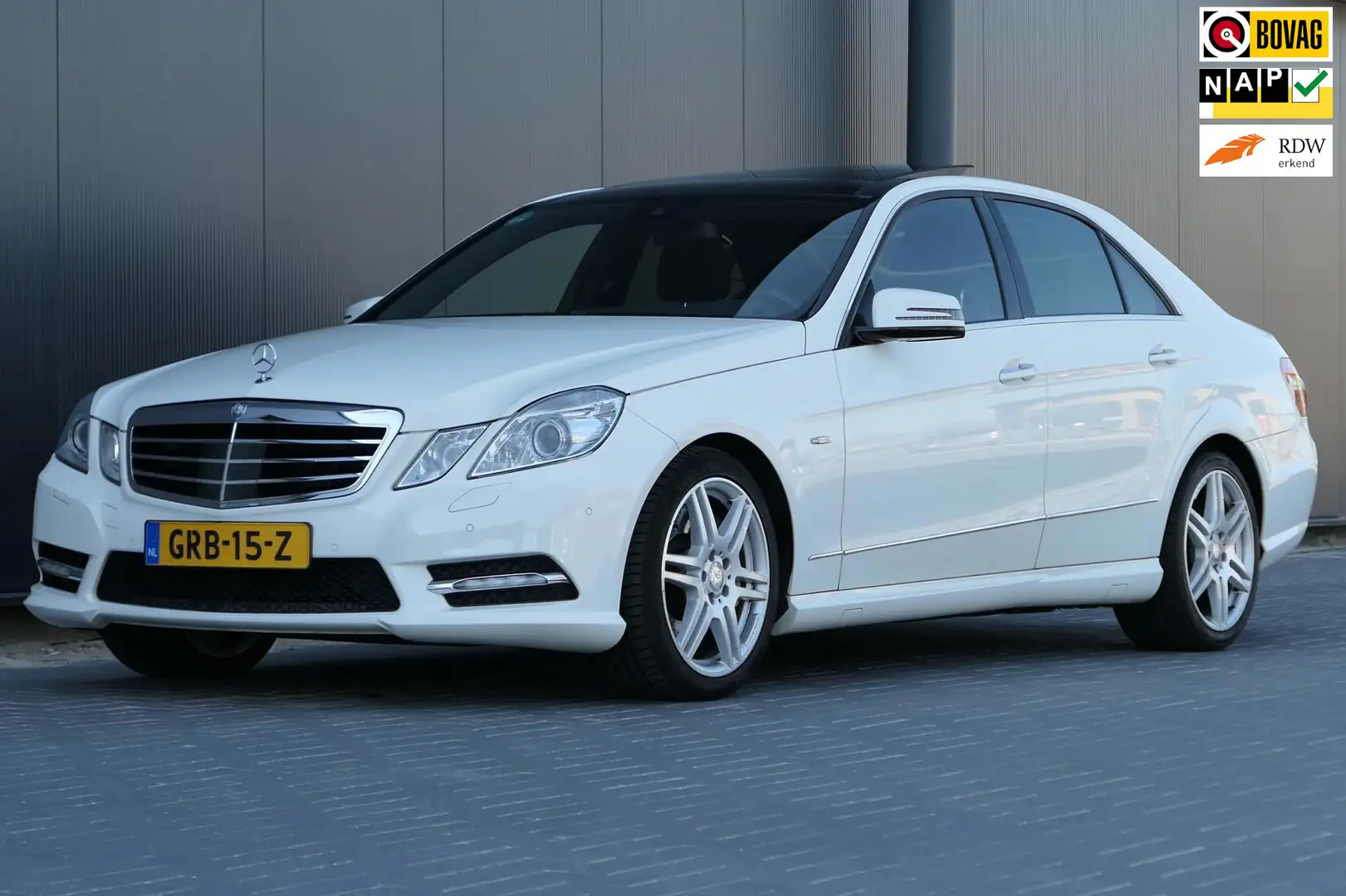 Mercedes-Benz E 500 AMG Panorama Harman/kardon Spoorassist Memory Blanc - 1